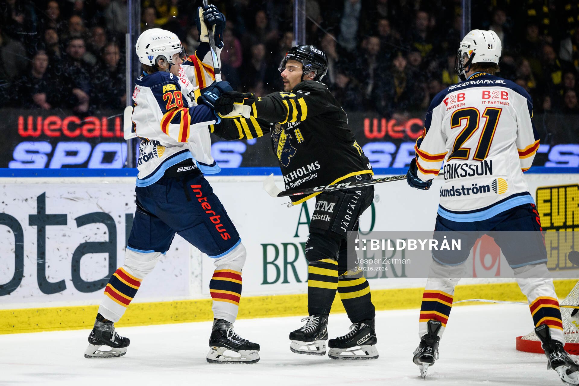 Djurgårdens John Dahlström och AIKs Gerry Fitzgerald