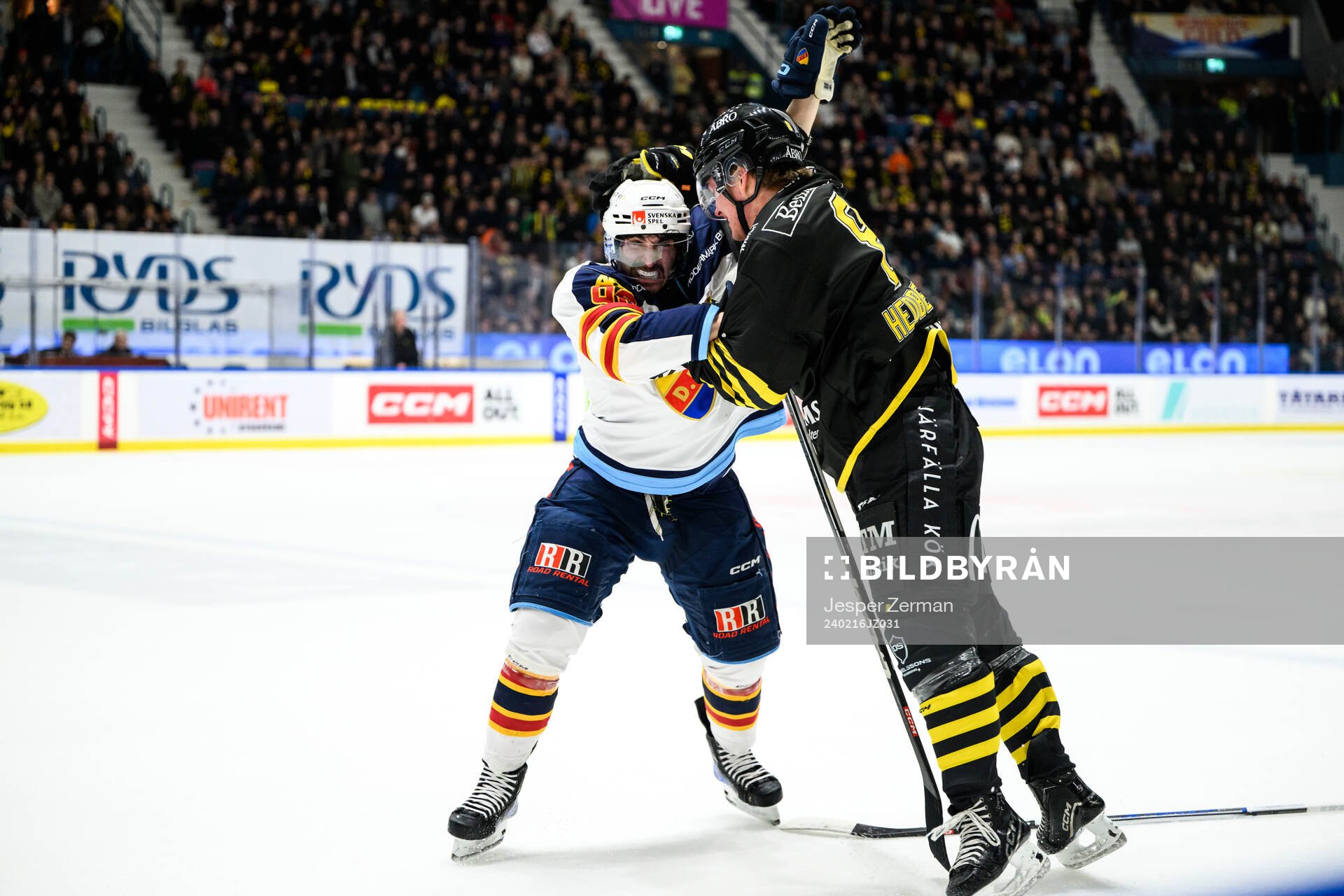 Djurgårdens Kevin Karlsson och AIKs Tom Hedberg