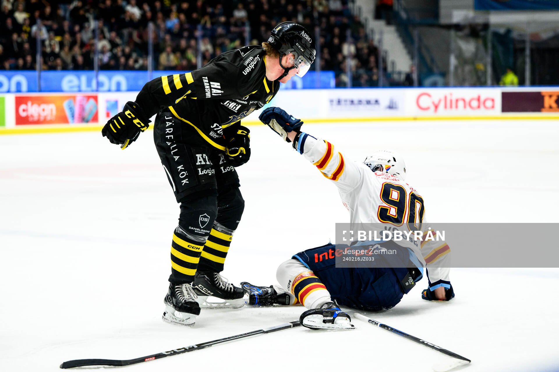 AIKs Tom Hedberg och Djurgårdens Kevin Karlsson