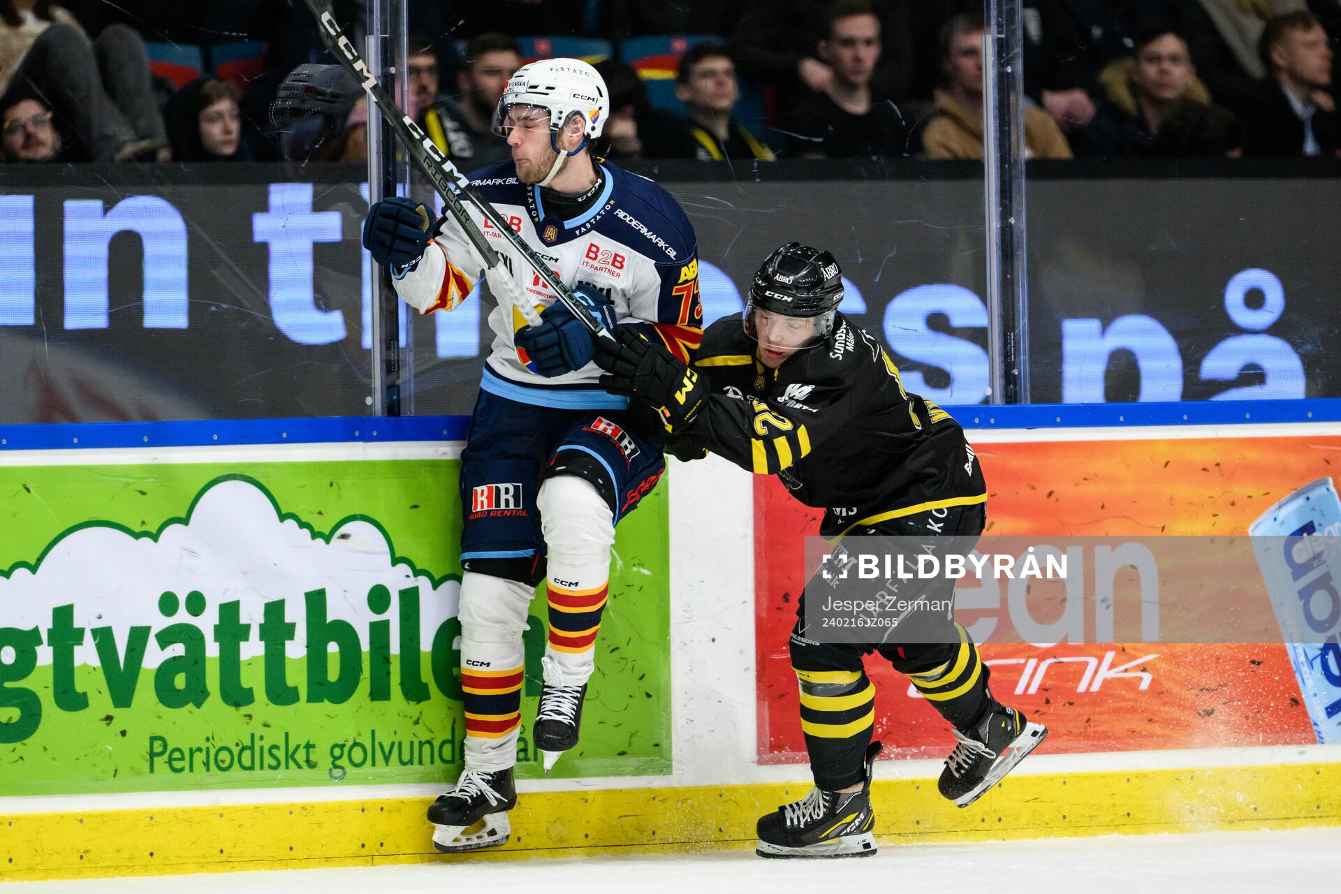 Djurgårdens Anton Gradin och AIKs Zion Nybeck