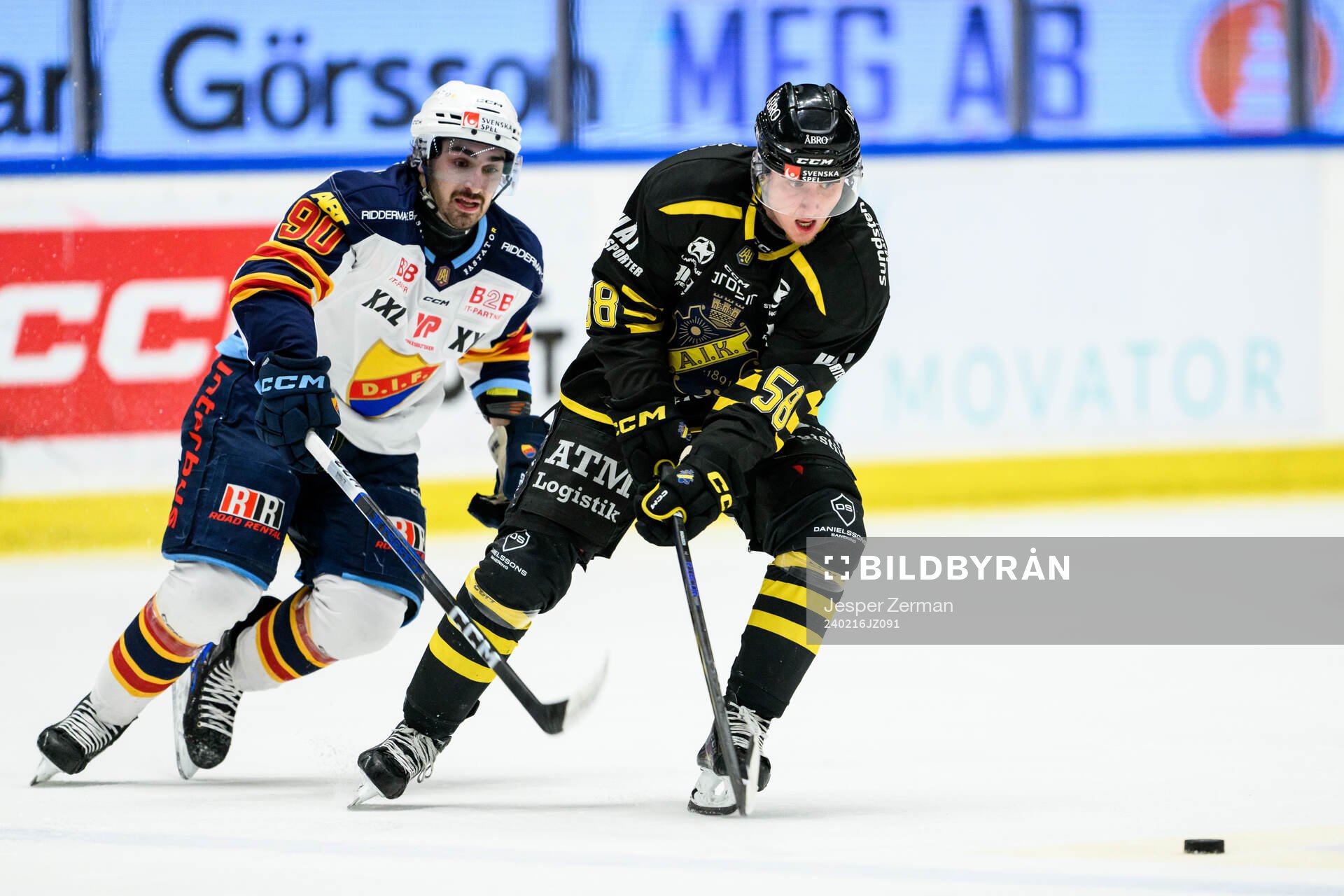 Djurgårdens Kevin Karlsson och AIKs Oskar Magnusson