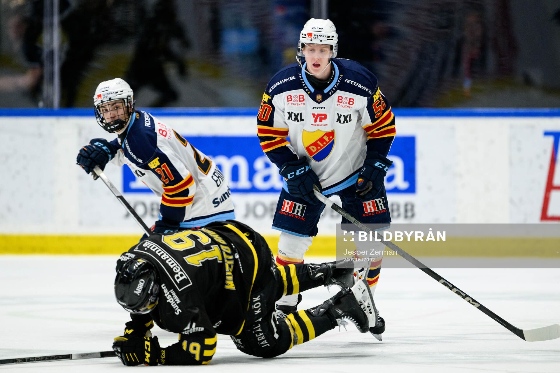 Djurgårdens Melvin Wersäll och AIKs Daniel Muzito-Bagenda