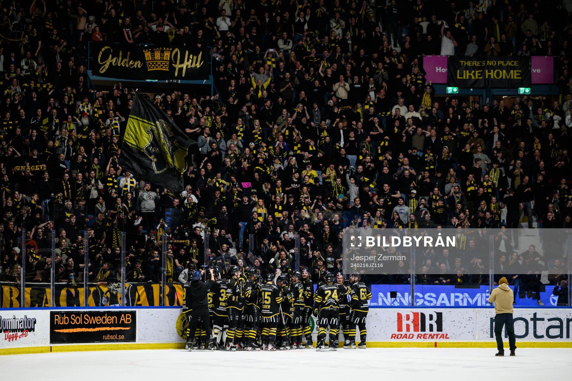 AIKs spelare jublar