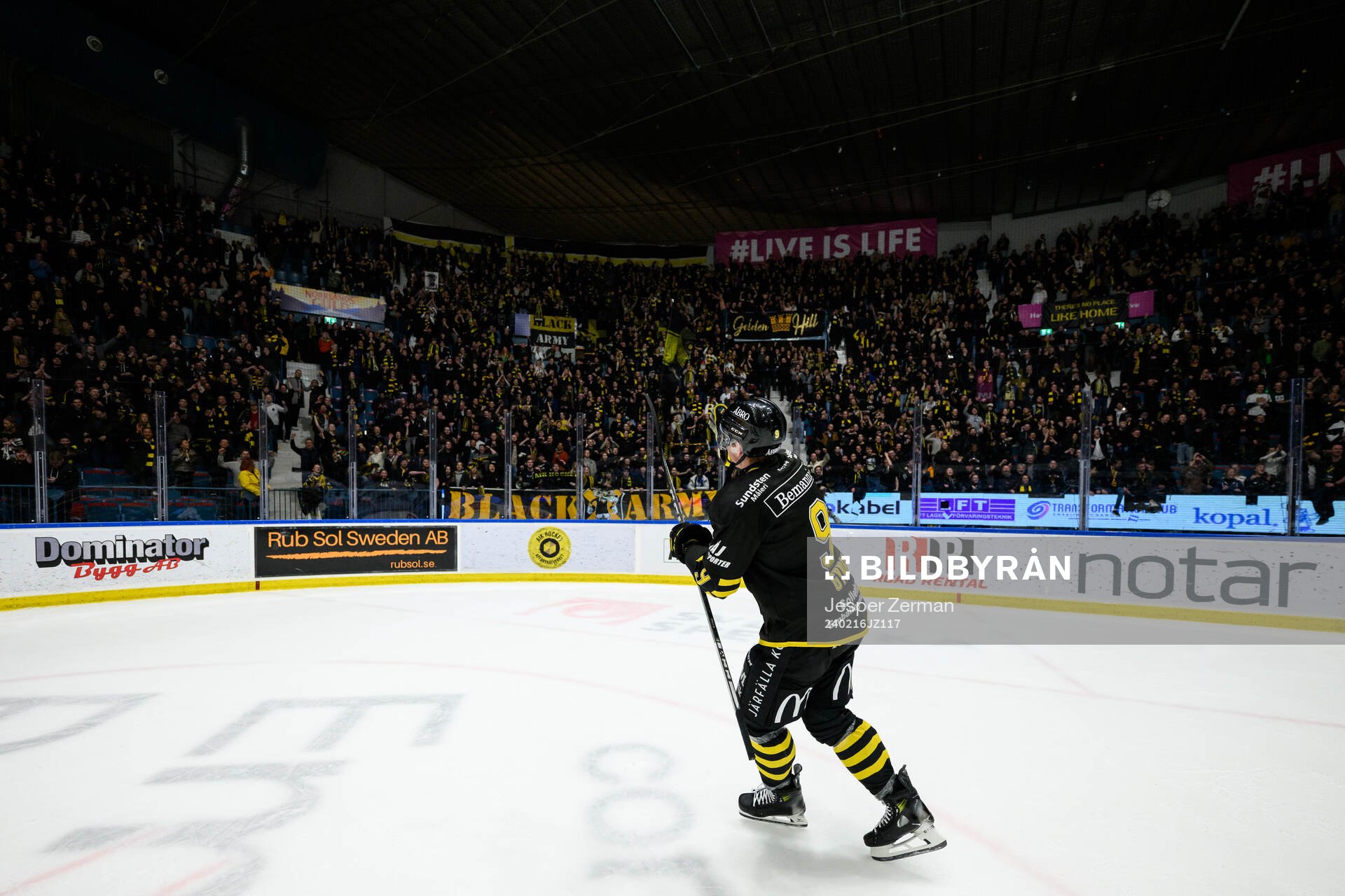 AIKs Richard Gynge jublar