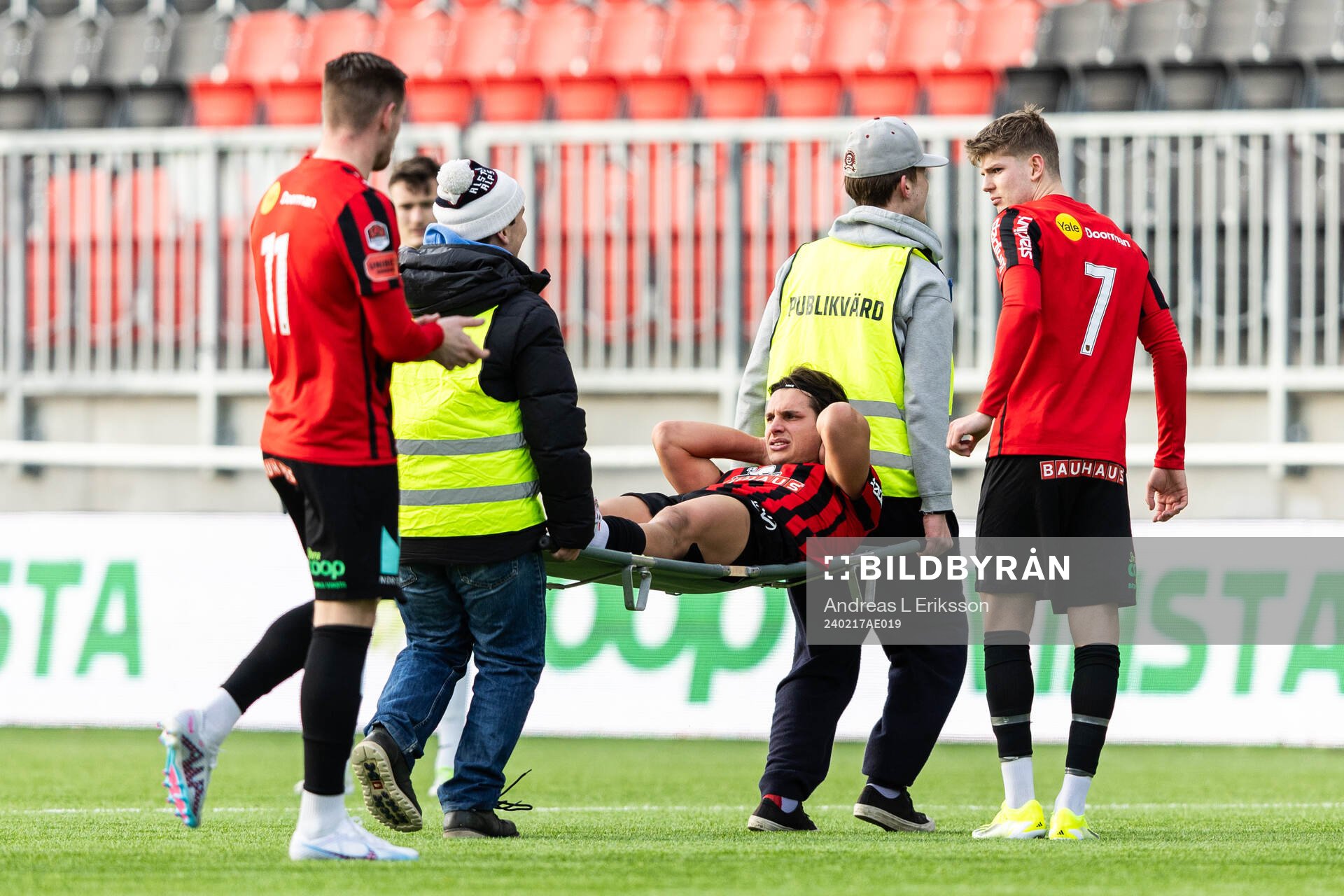 Brommapojkarnas Kevin Ackermann med skada