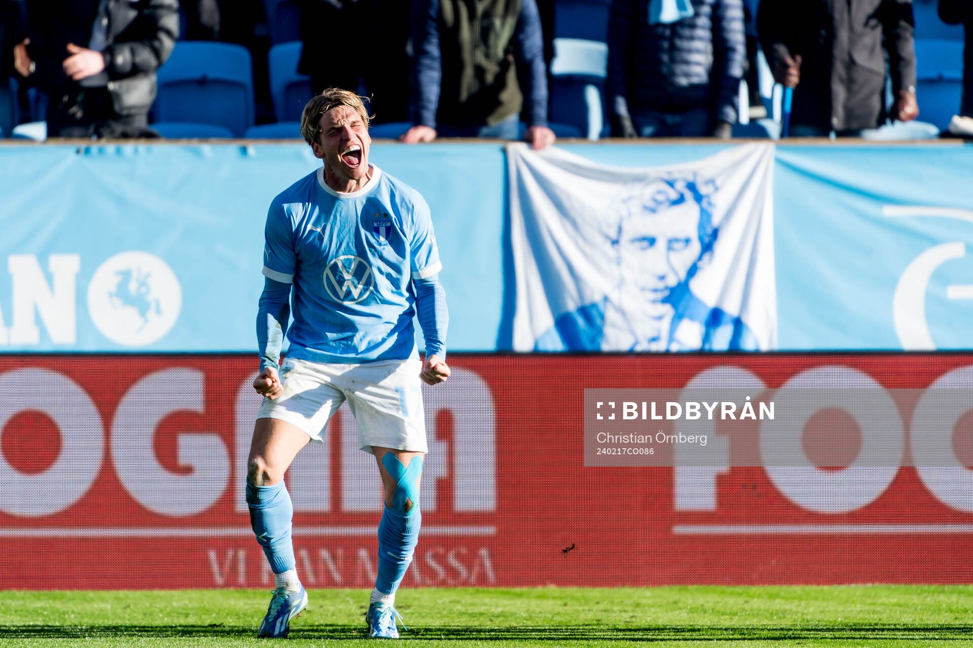 Malmö FFs Jens Stryger Larsen jublar