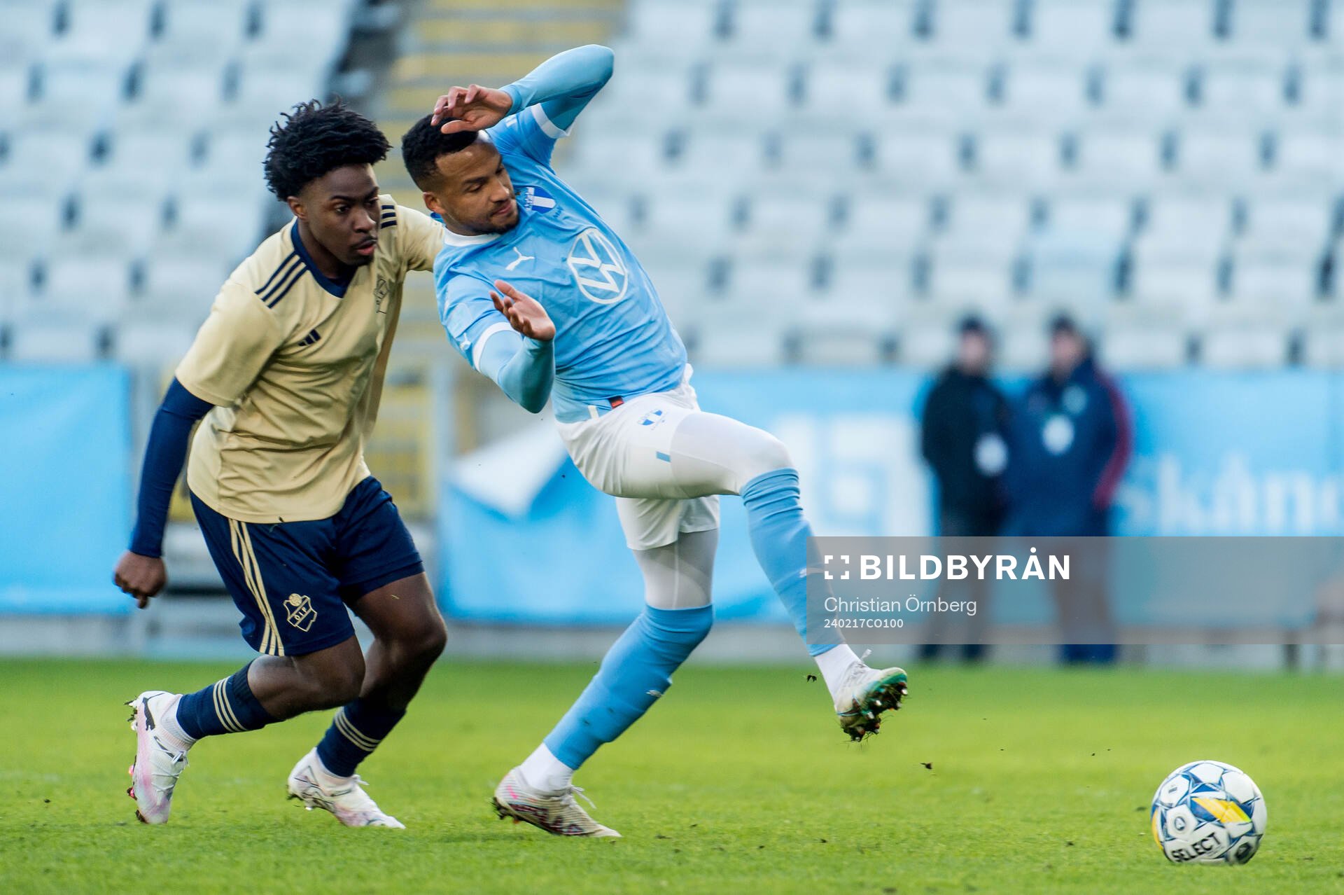 Östers IFs Raymond Adjei och Malmö FFs Martin Olsson