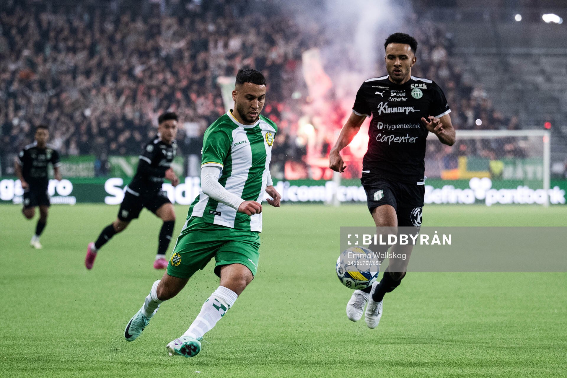 Hammarbys Abdelrahman Boudah Saidi och Västerås SKs Alex Douglas under fotbollsmatchen i Svenska Cupen mellan Hammarby och Västerås SK den 17 februari 2024 i Stockholm.