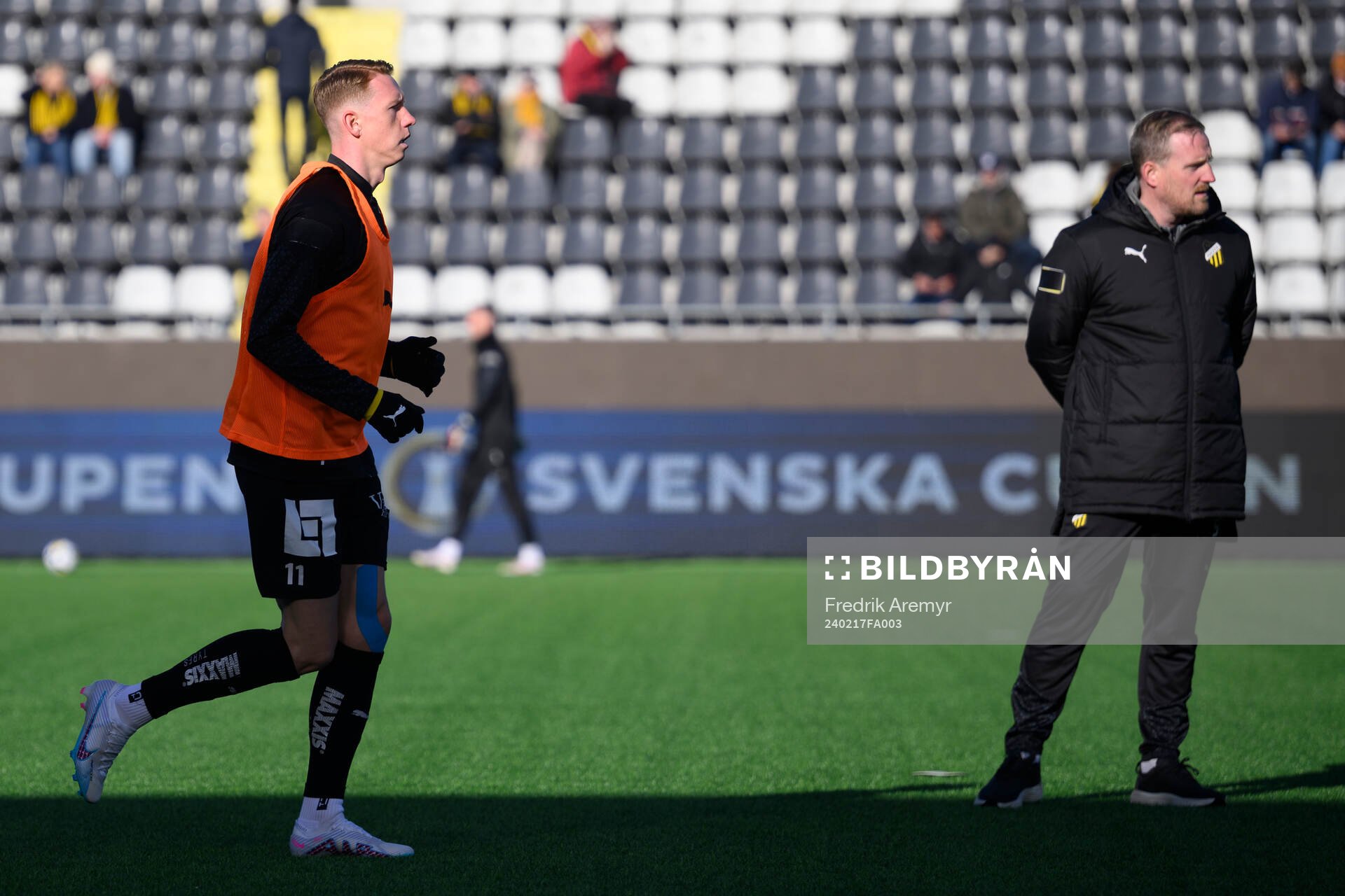 BK Häckens Julius Lindberg och assisterande tränare