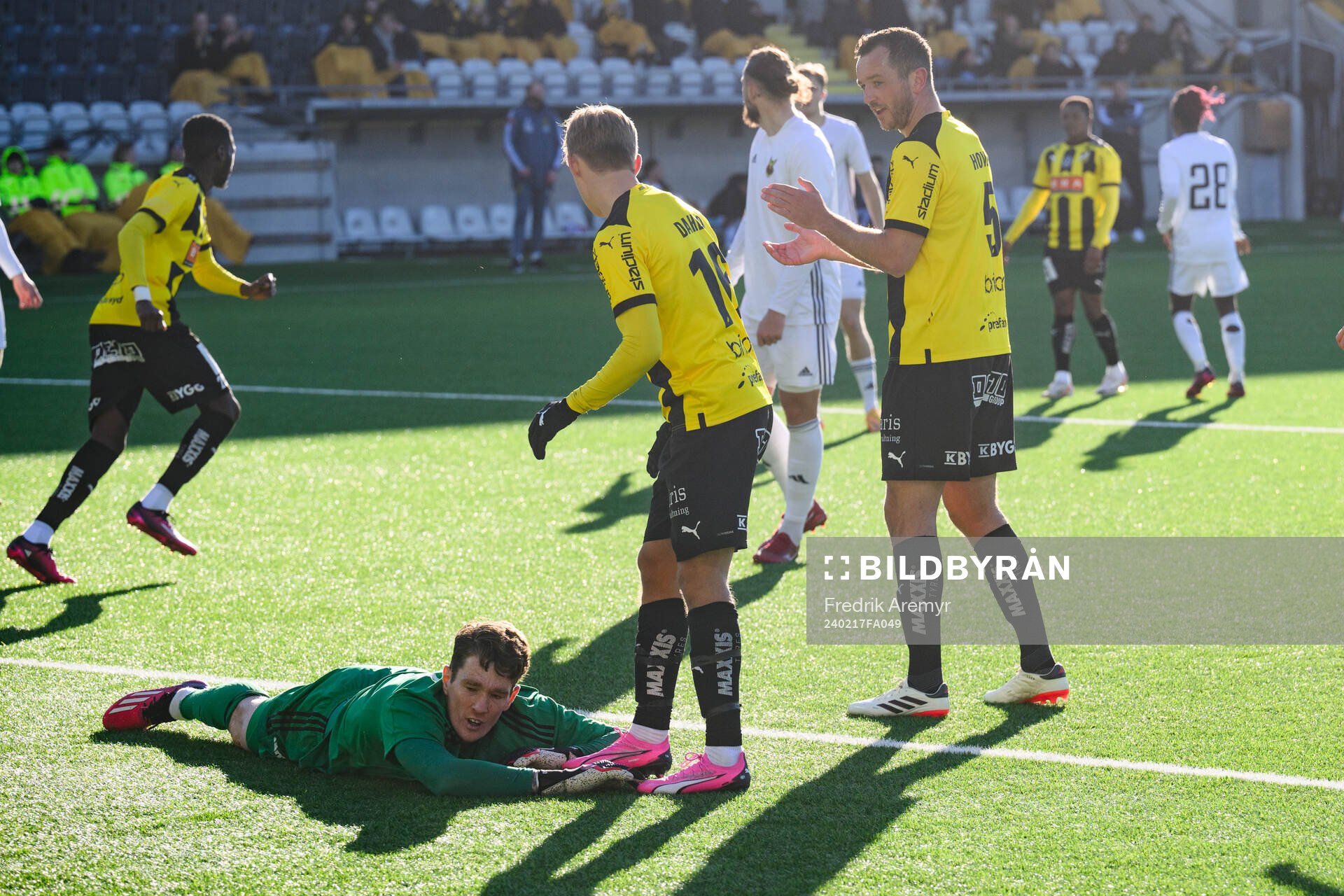 Östersunds målvakt Andrew Robert Mills deppar