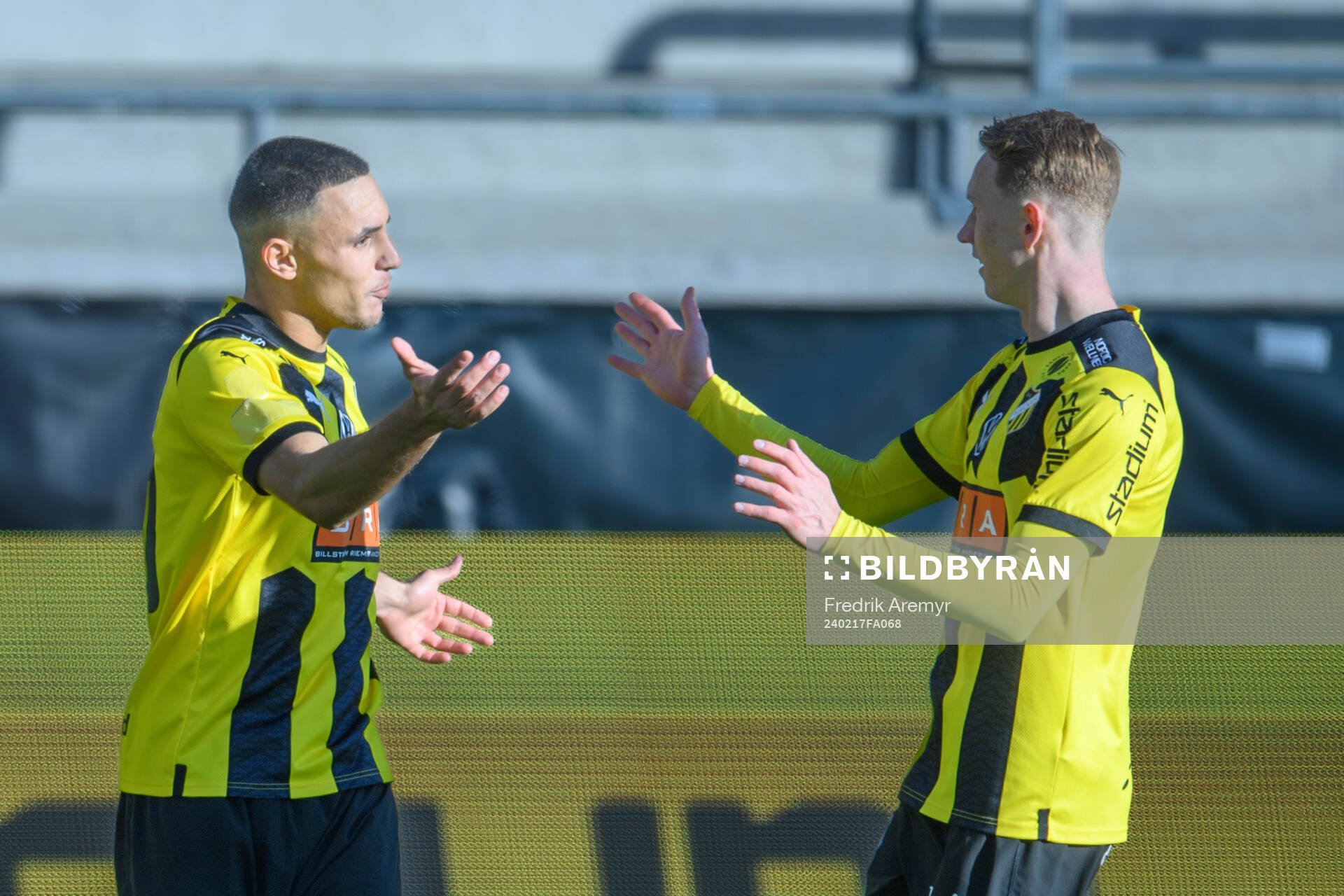 BK Häckens målskytt Ali Youssef jublar tillsammans med Julius Lindberg efter 1-0 under fotbollsmatchen i Svenska Cupen mellan BK Häcken och Östersund den 17 februari 2024 i Göteborg.