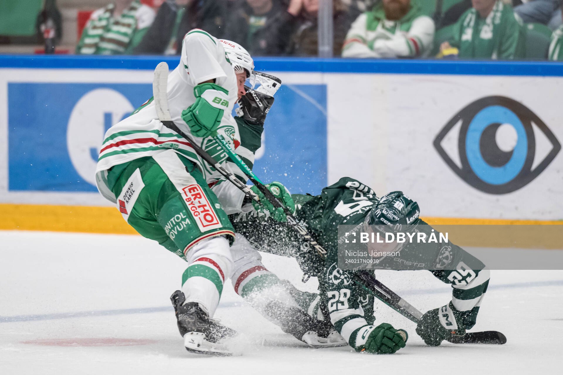 Rögles Brandon Davidson och Färjestads Lucas Forsell