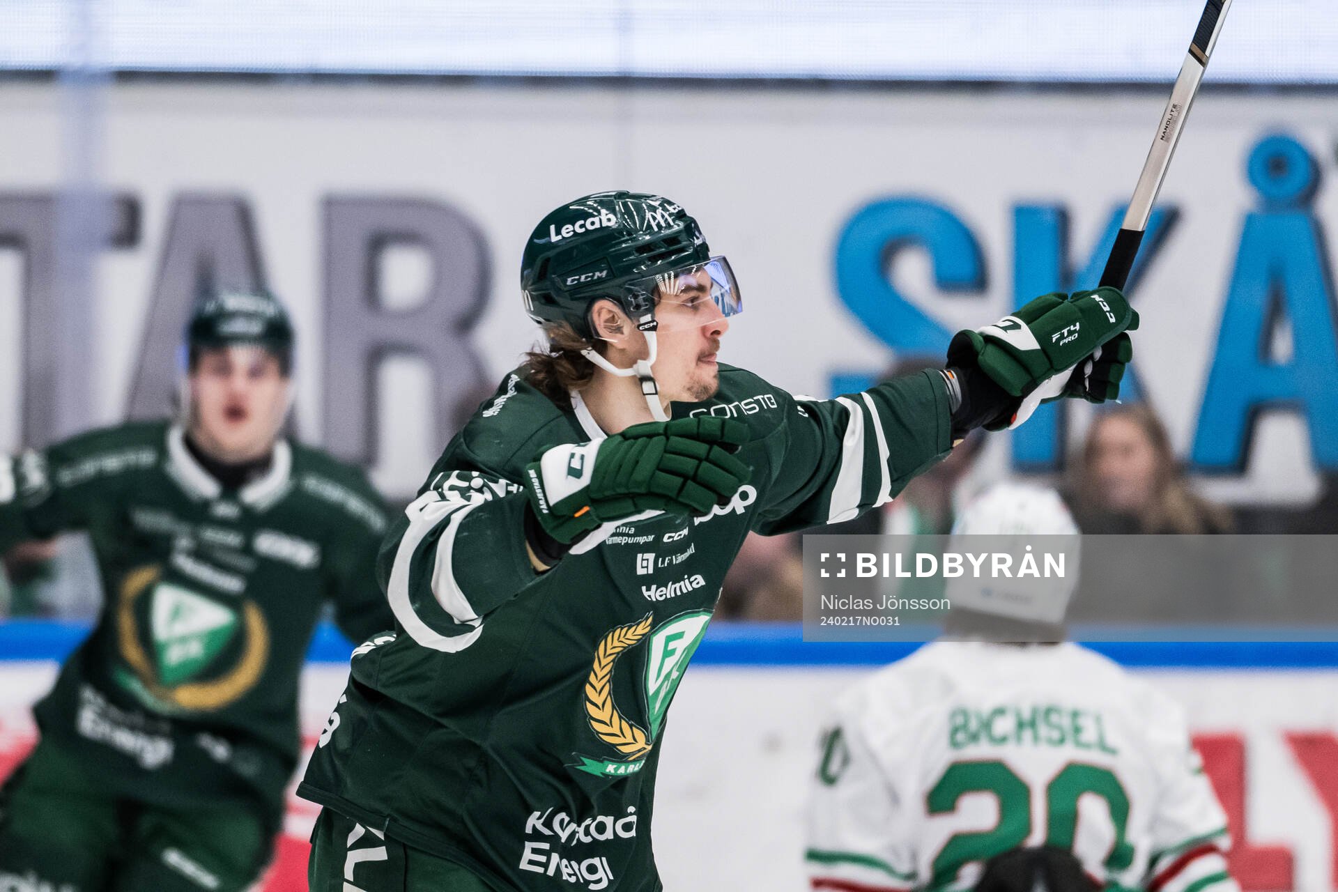 Färjestads David Tomasek jublar