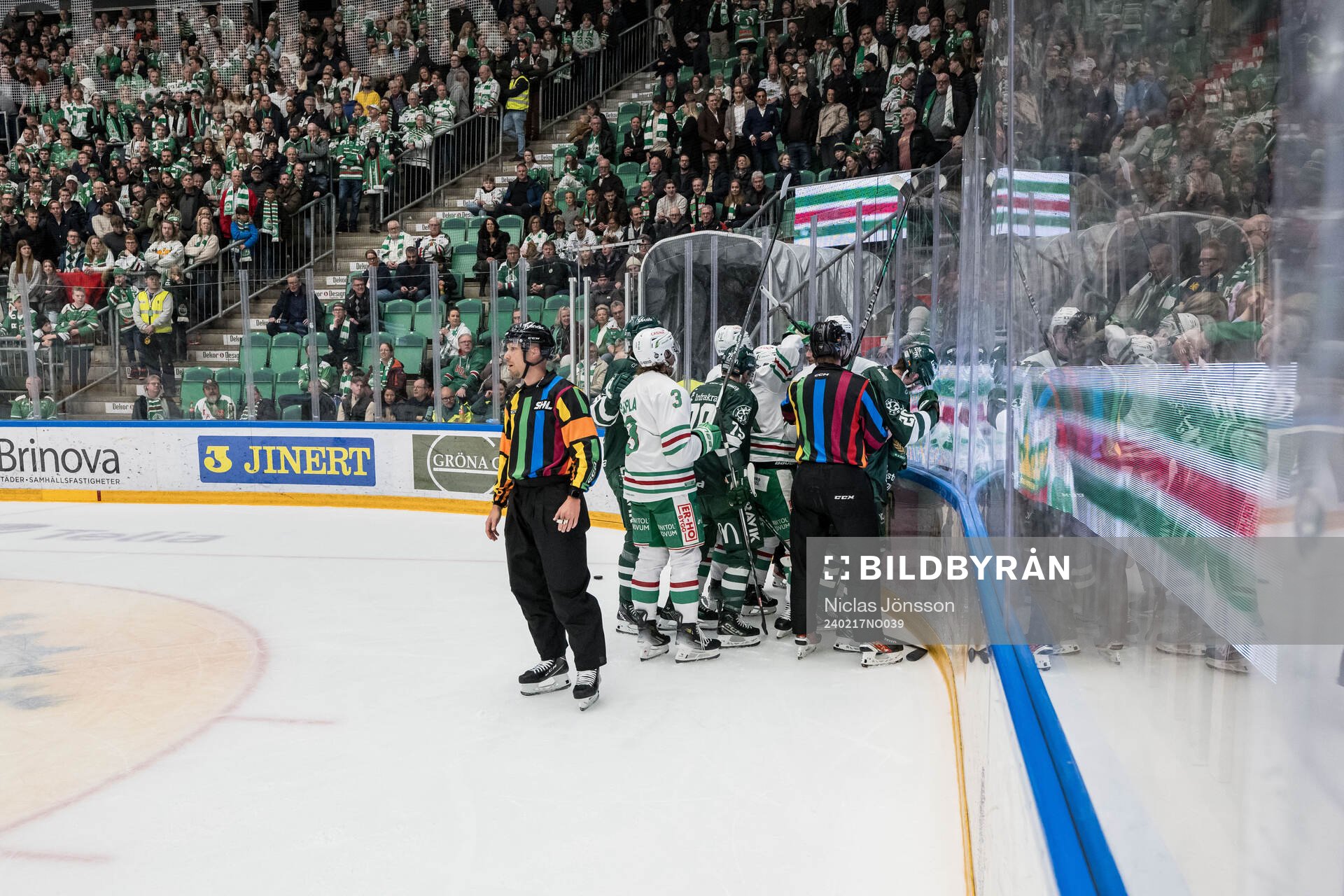 Bråk mellan Rögle och Färjestads spelarna
