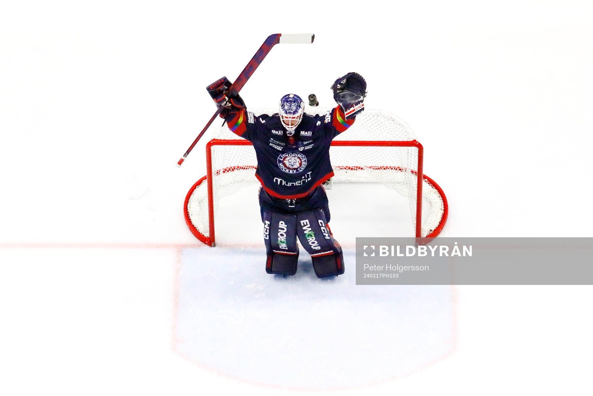 Linköpings målvakt Marcus Högberg jublar