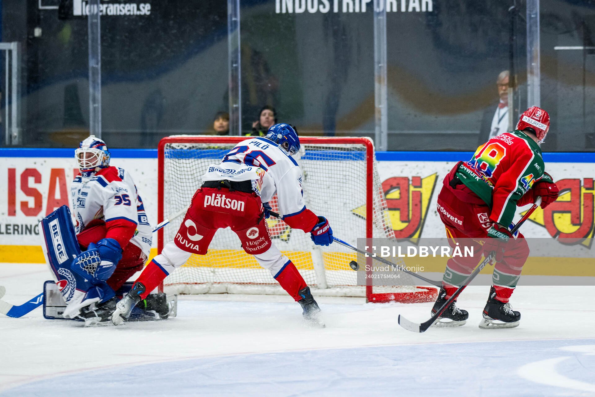 Oskarshamns målvakt Emil Kruse och Lukas Pilö och