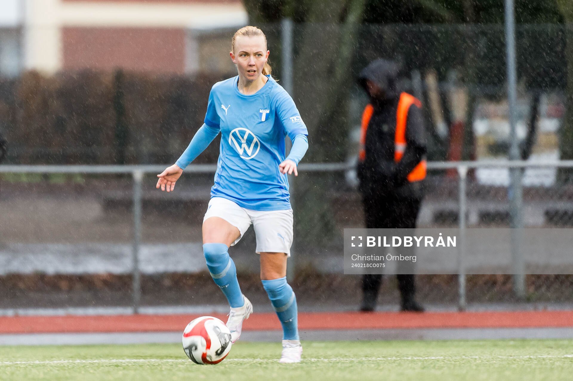 Malmö FFs Nathalie Hoff Persson under träningsmatchen mellan Malmö FF och IFK Göteborg den 18 februari 2024 i Malmö. 