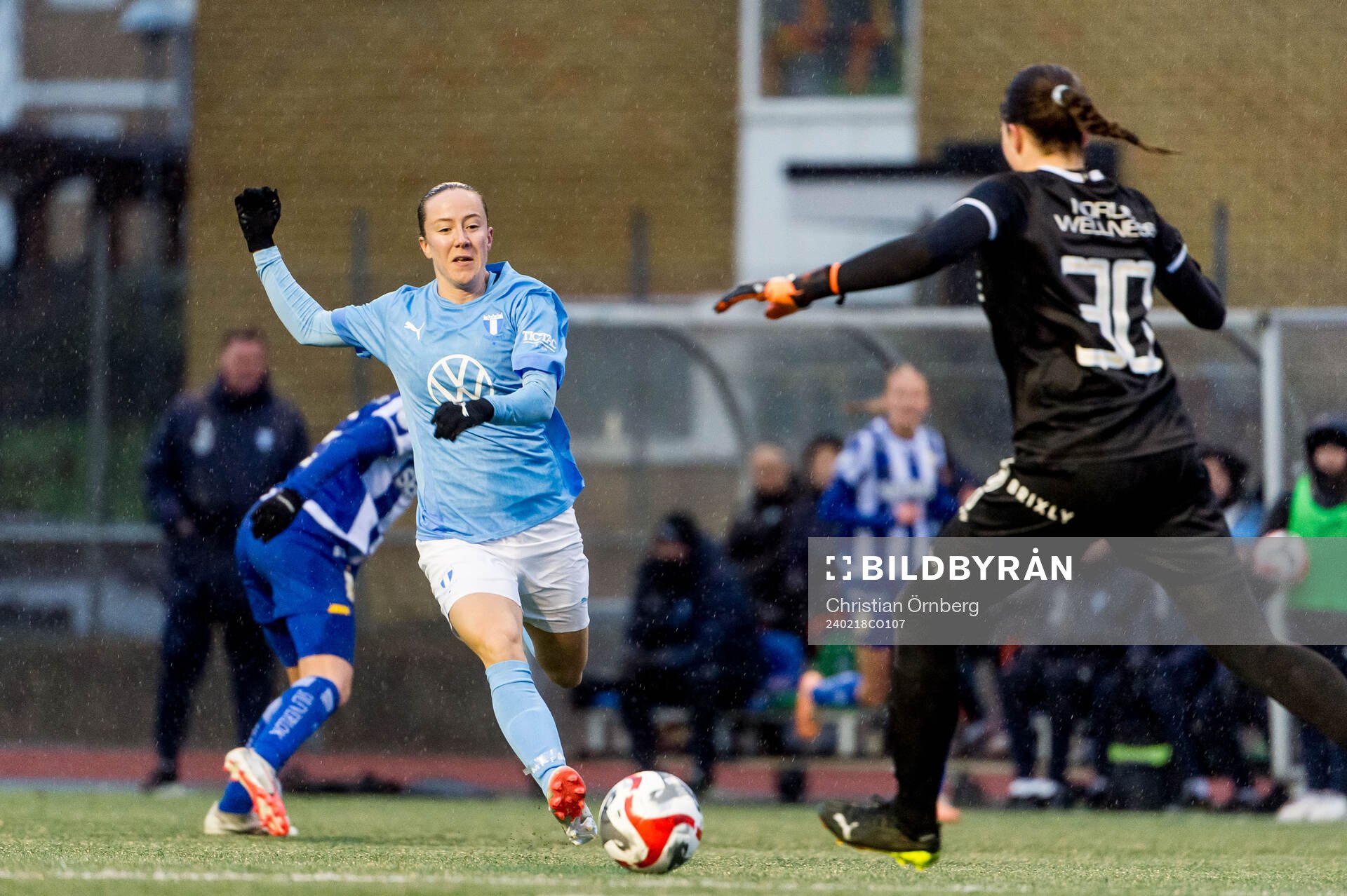 Malmö FFs Anna Plantin och IFK Göteborgs målvakt Lisa