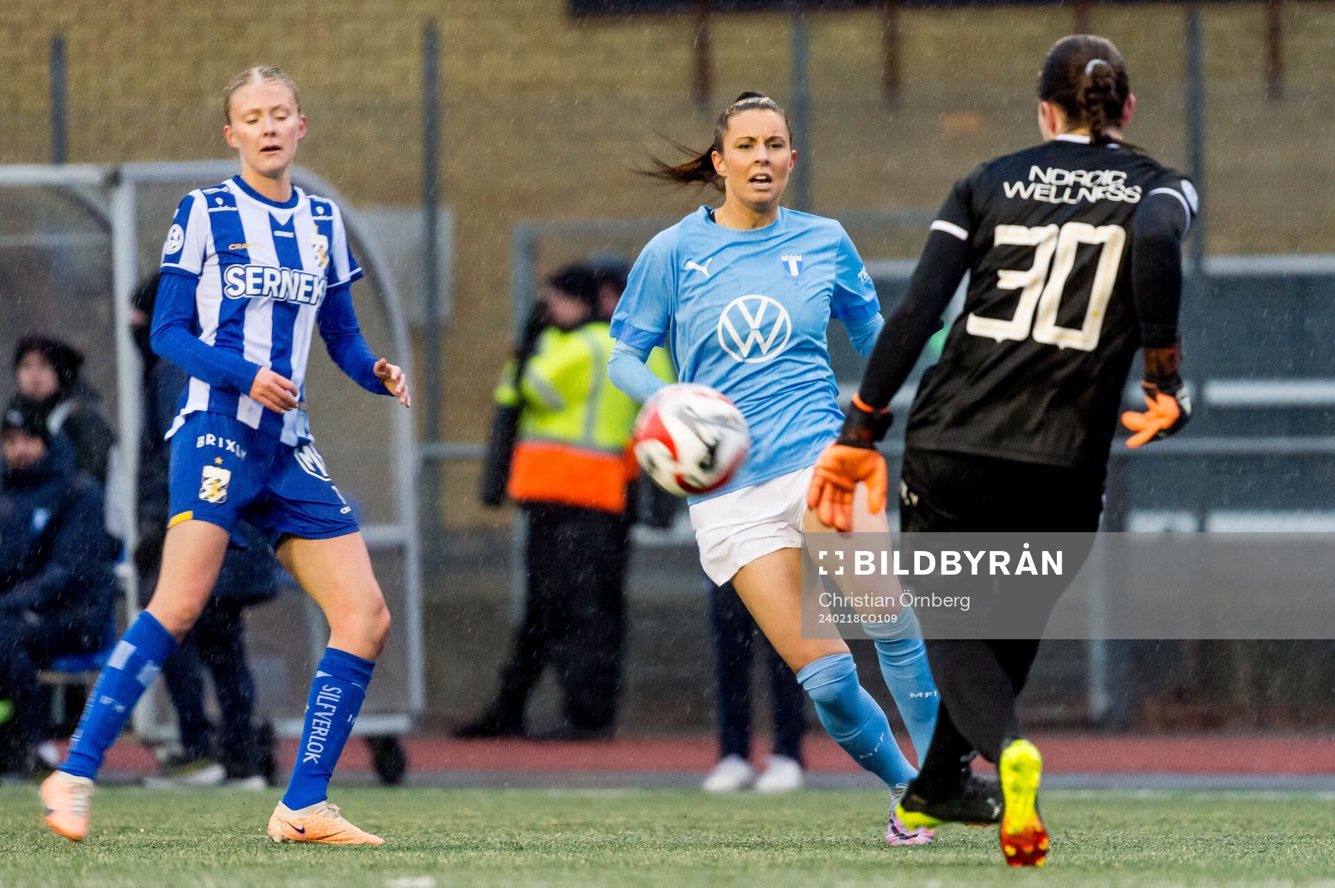 Malmö FFs Malin Gunnarsson och IFK Göteborgs målvakt