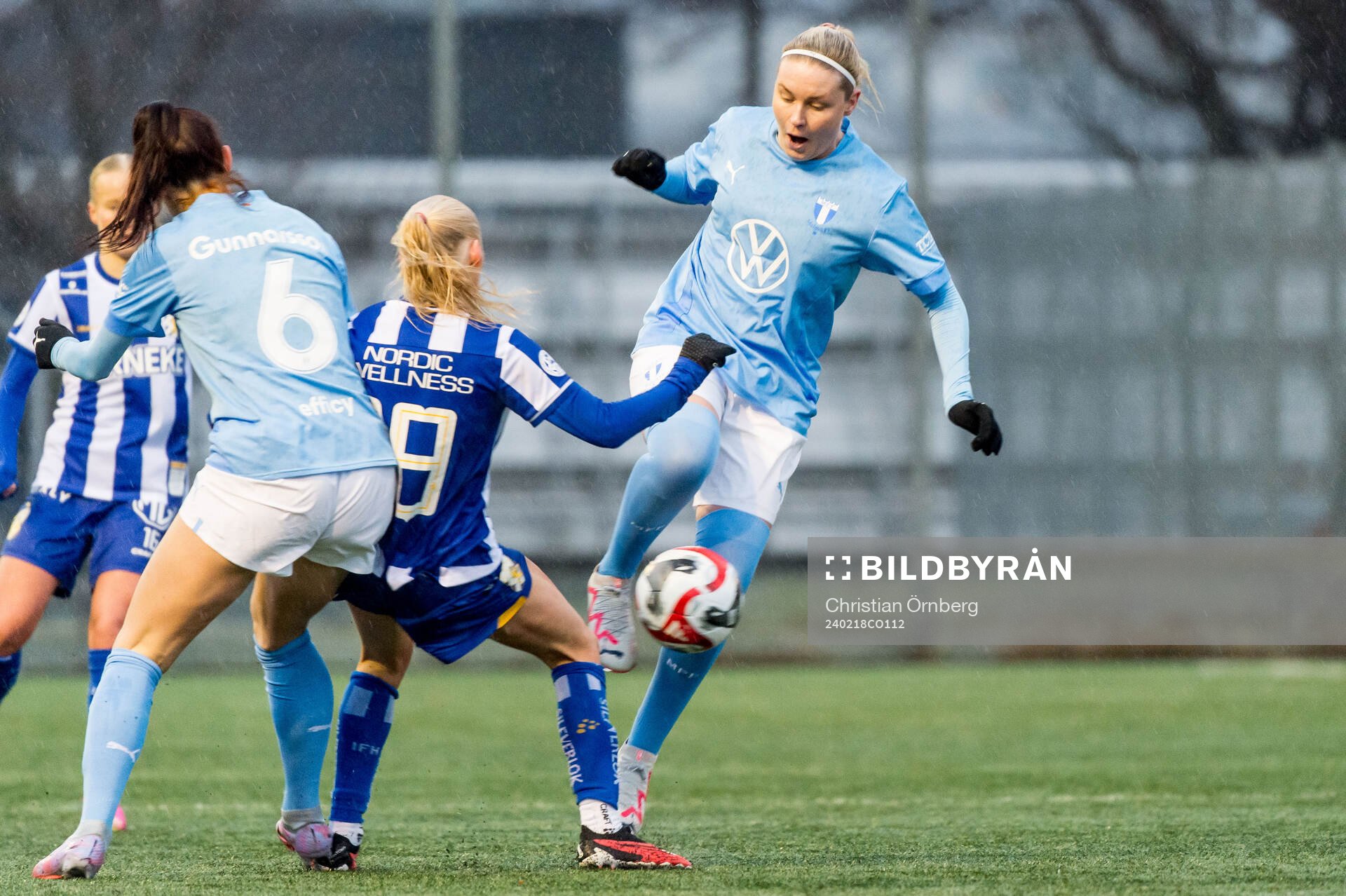 Malmö FFs Rebecka Holm och IFK Göteborgs Leia Molund