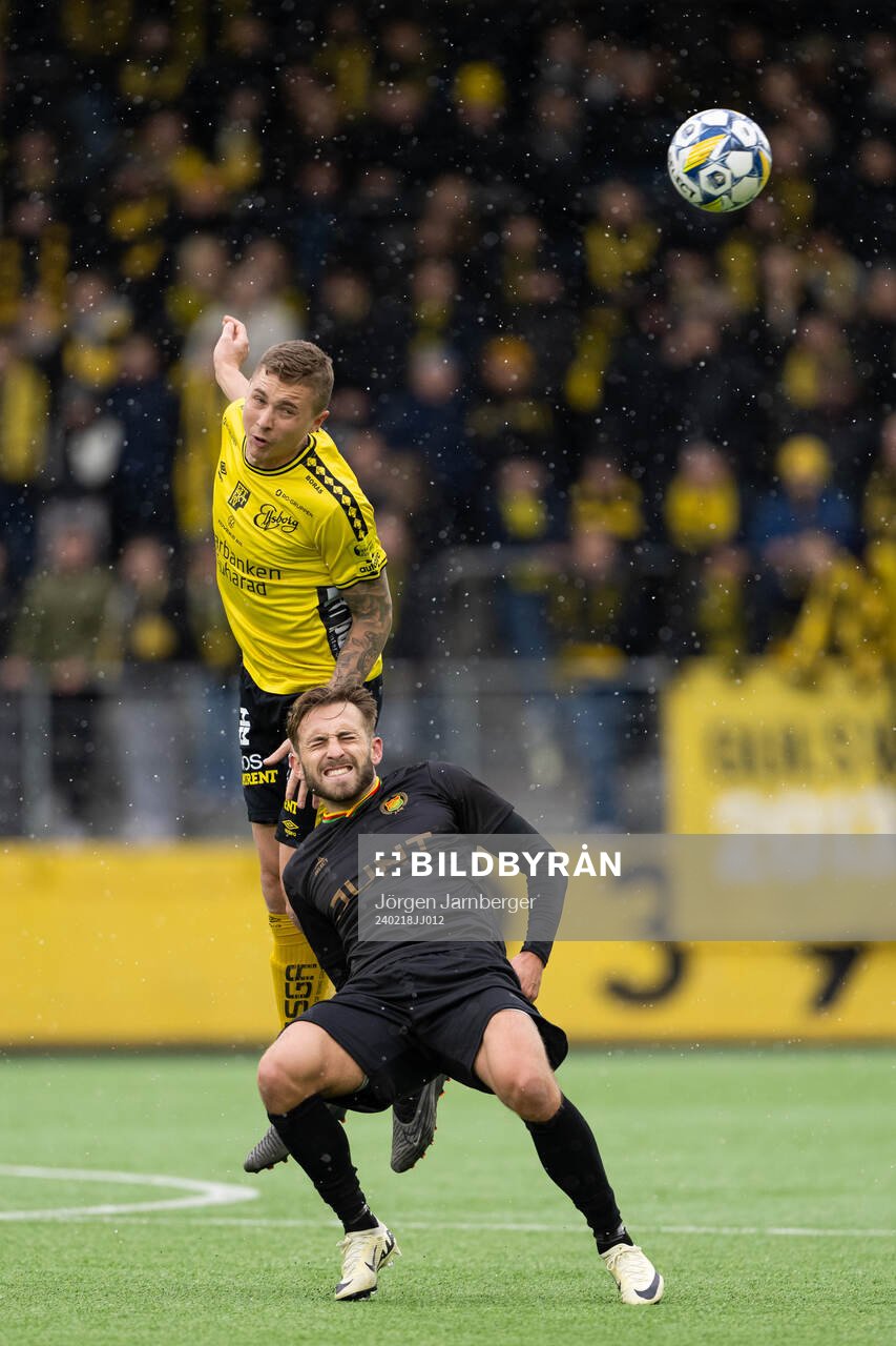 Elfsborgs Sebastian Holmén och GAISs Jack Cooper-Love
