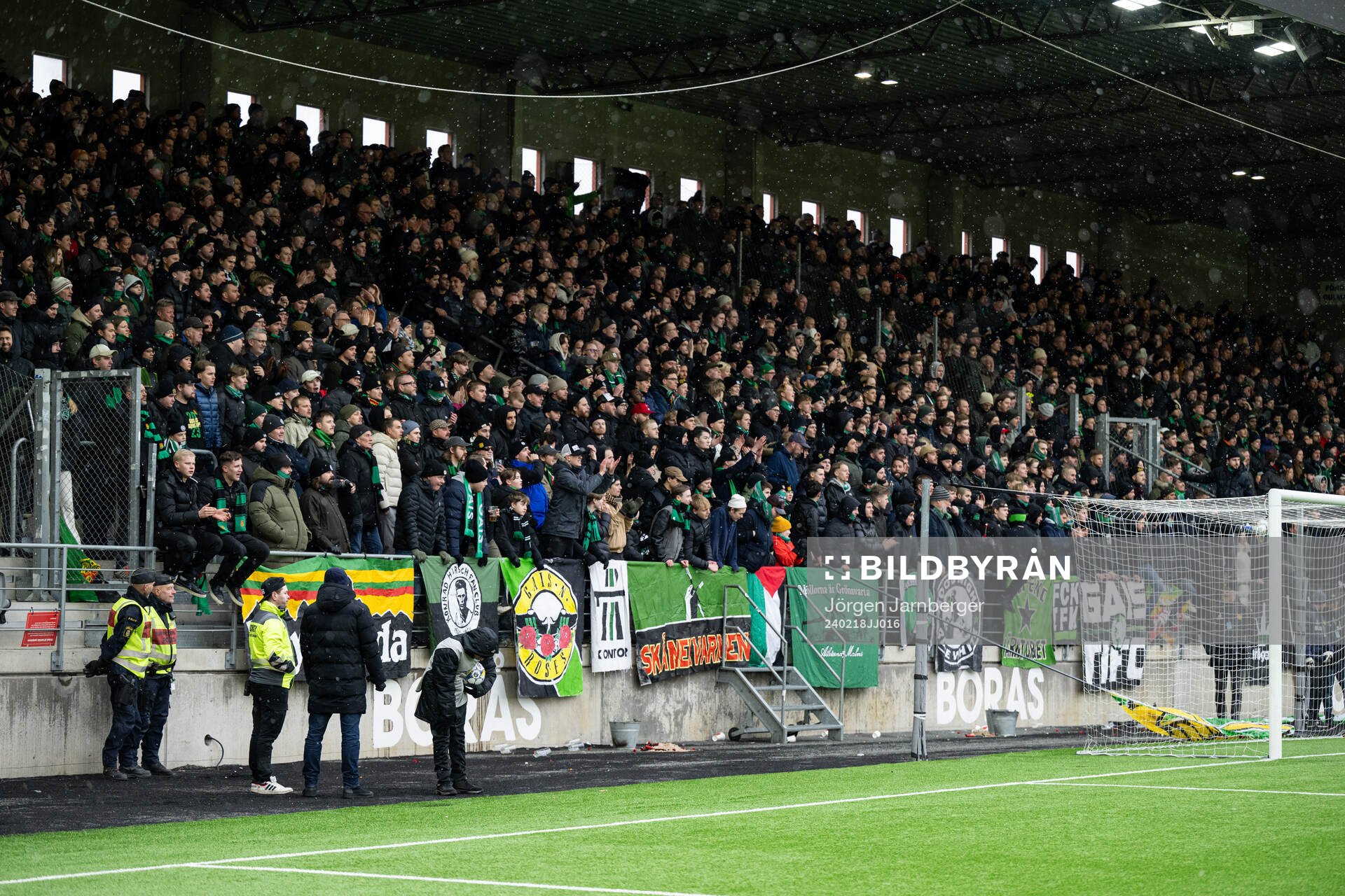 GAISs supportrar på läktaren