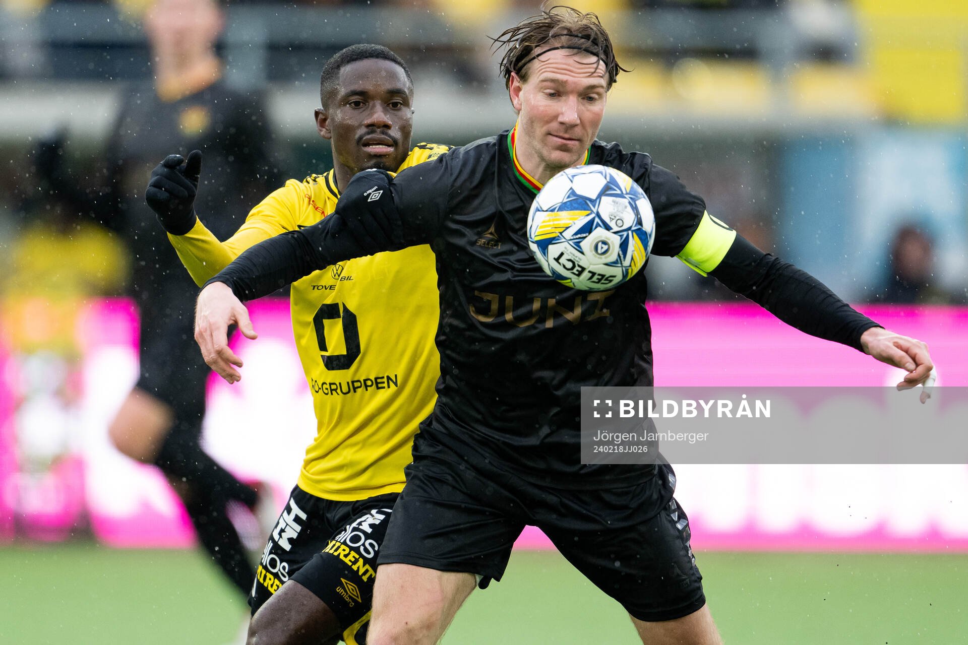 Elfsborgs Michael Baidoo och GAISs August Wängberg