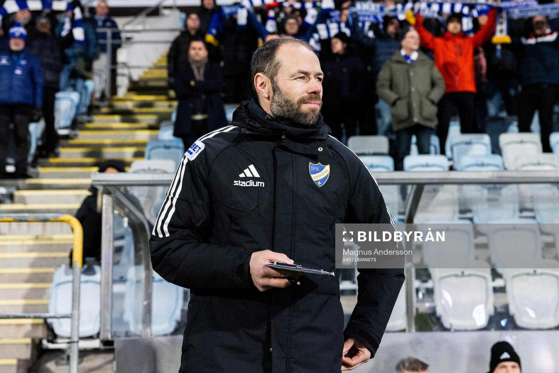 IFK Norrköpings tränare Andreas Alm inför fotbollsmatchen i Svenska Cupen mellan IFK Norrköping och Brage den 18 februari 2024 i Norrköping.