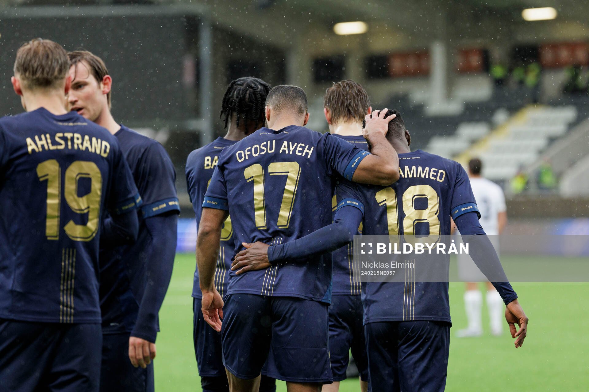 Halmstads Phil Ofosu-Ayeh och Halmstads Naeem Mohammed