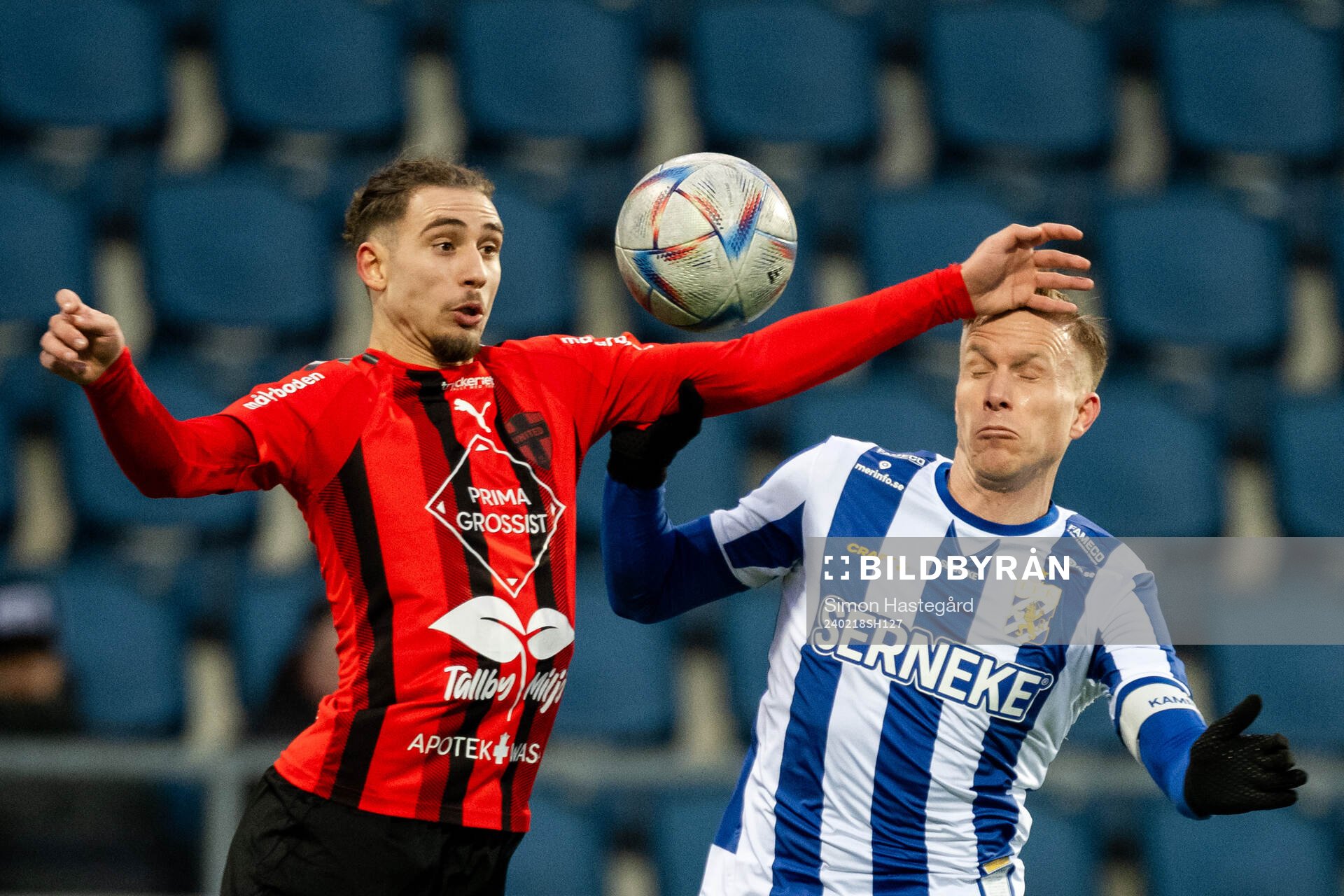 Nordic Uniteds Aziz Harabi och IFK Göteborgs Oscar Wendt