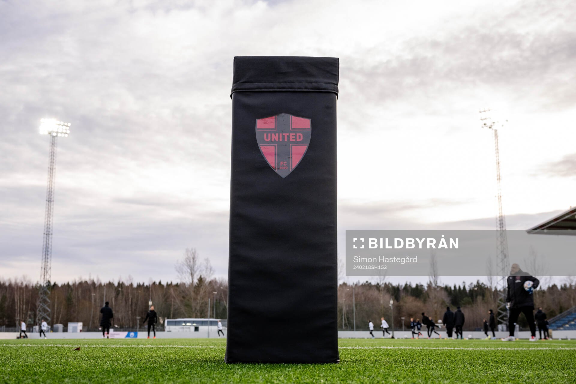 Bollhållare under fotbollsmatchen i Svenska Cupen mellan Nordic United och IFK Göteborg den 18 februari 2024 i Södertälje. 