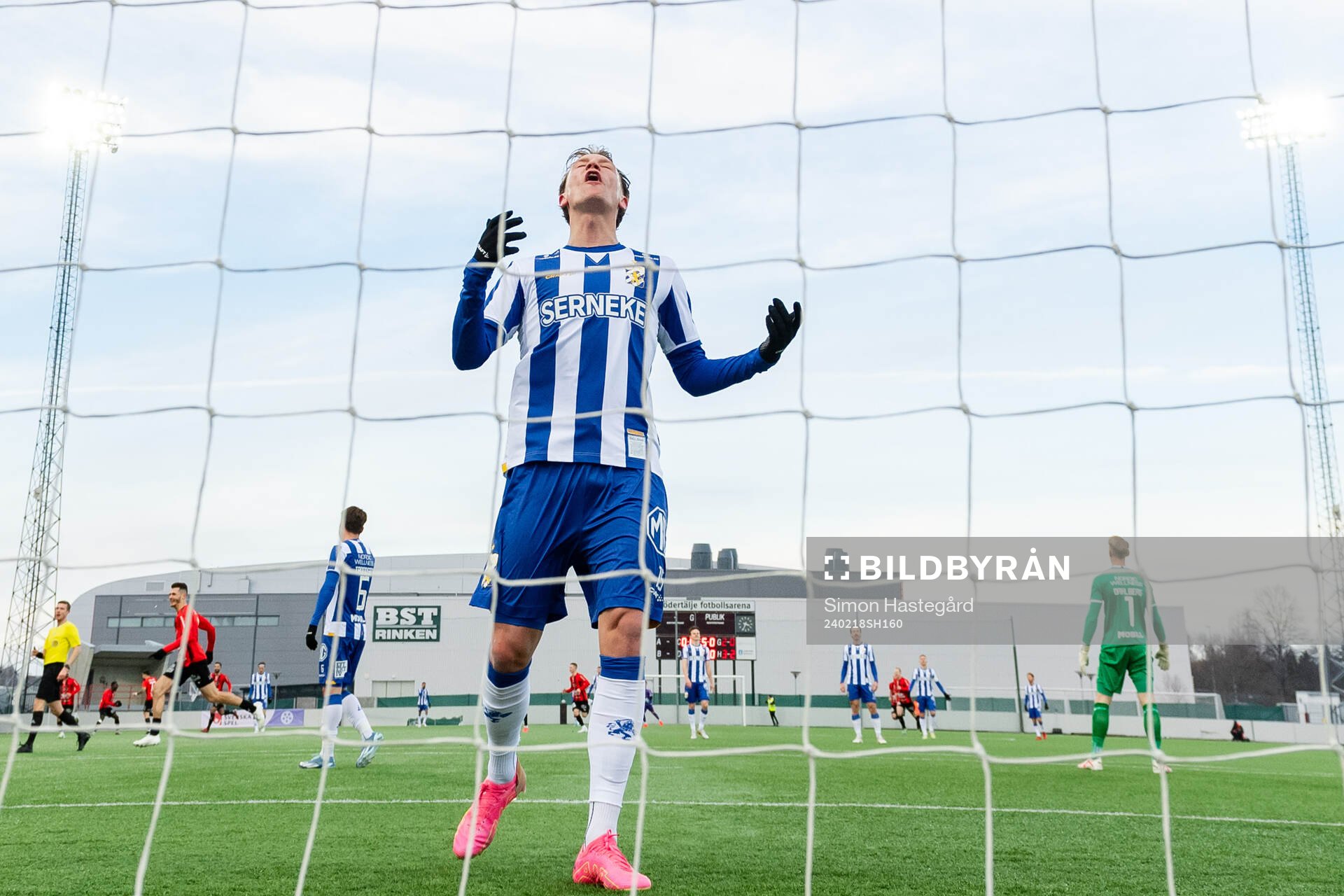 IFK Göteborgs Sebastian Hausner och målvakt Pontus