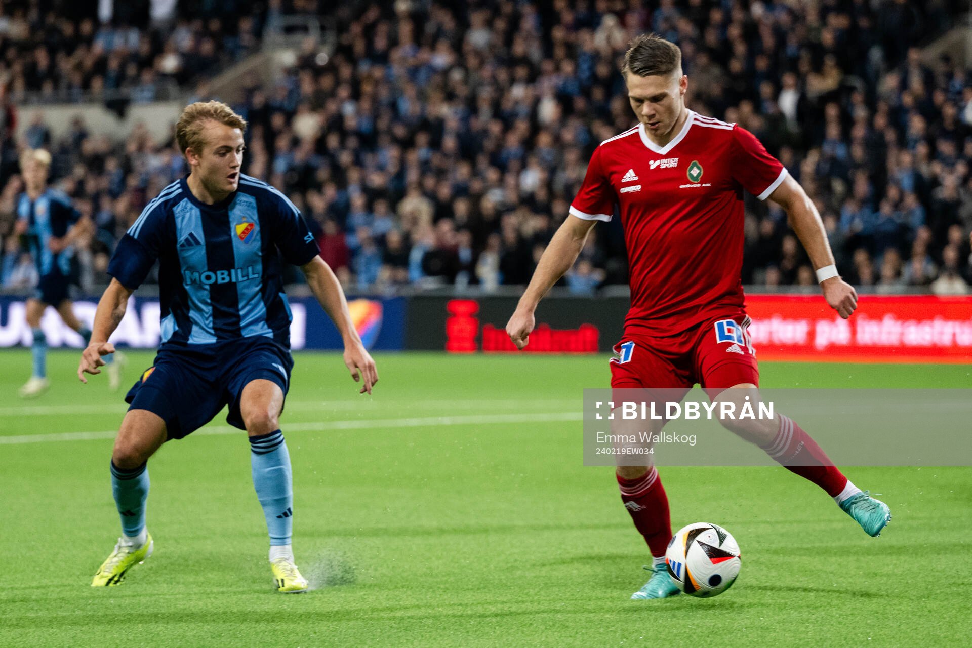 Djurgårdens Oskar Fallenius och Skövde AIKs Gustav Broman