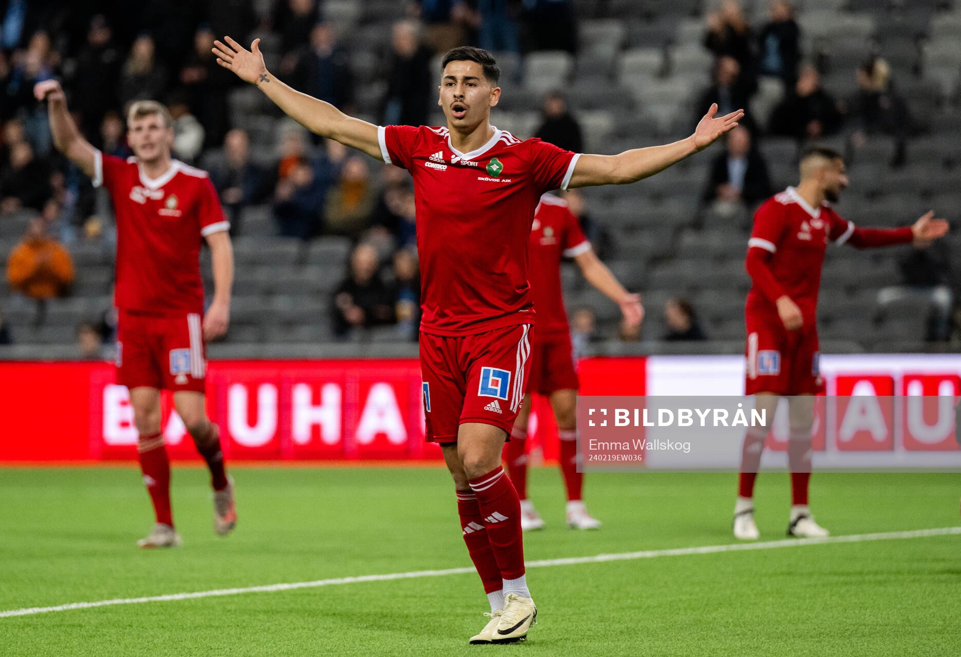 Skövde AIKs Marcus Mikhail reagerar