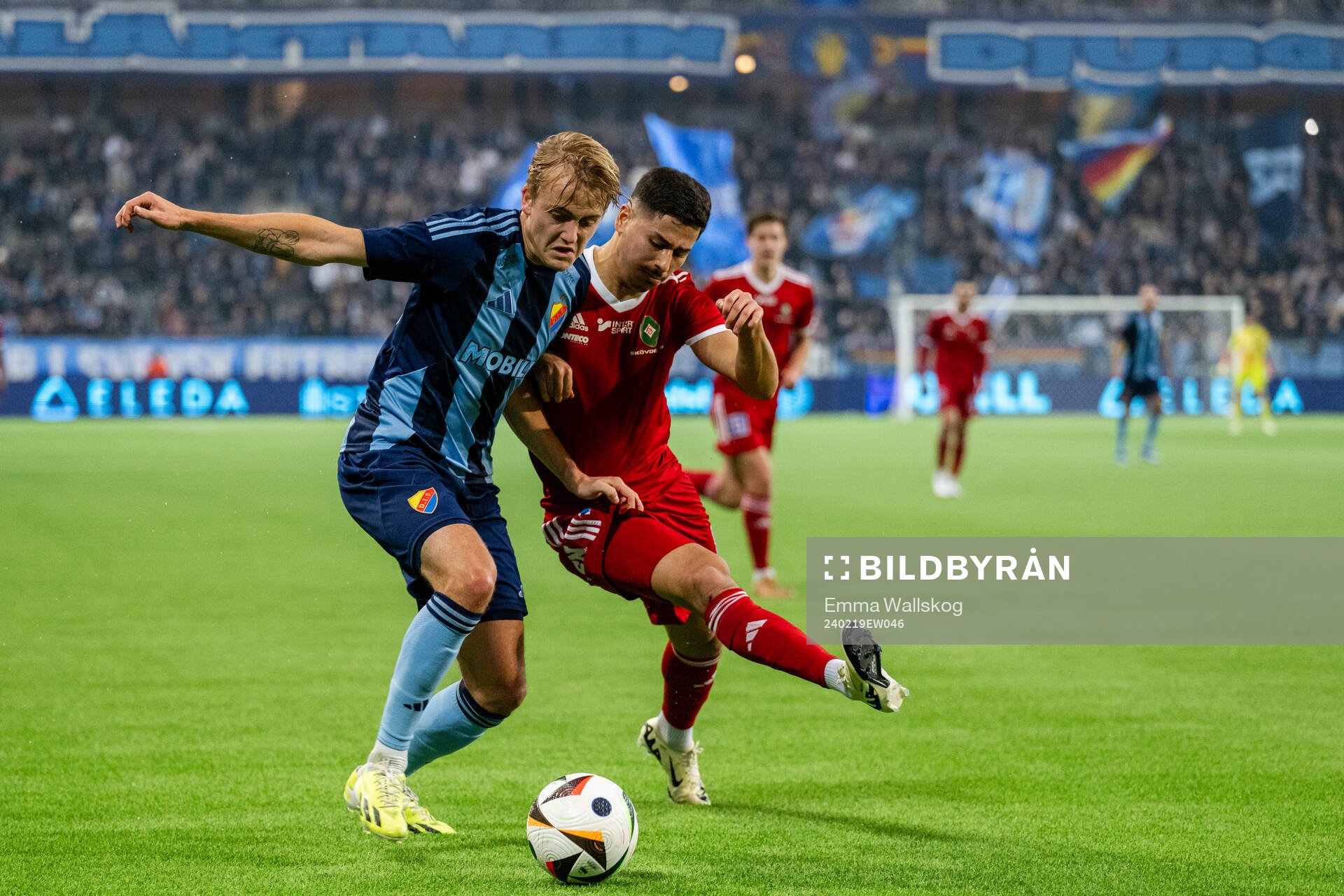 Djurgårdens Oskar Fallenius och Skövde AIKs Marcus Mikhail