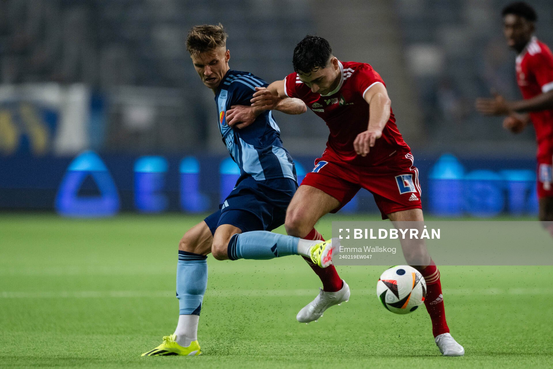 Djurgårdens Samuel Leach Holm och Skövde AIKs Armend
