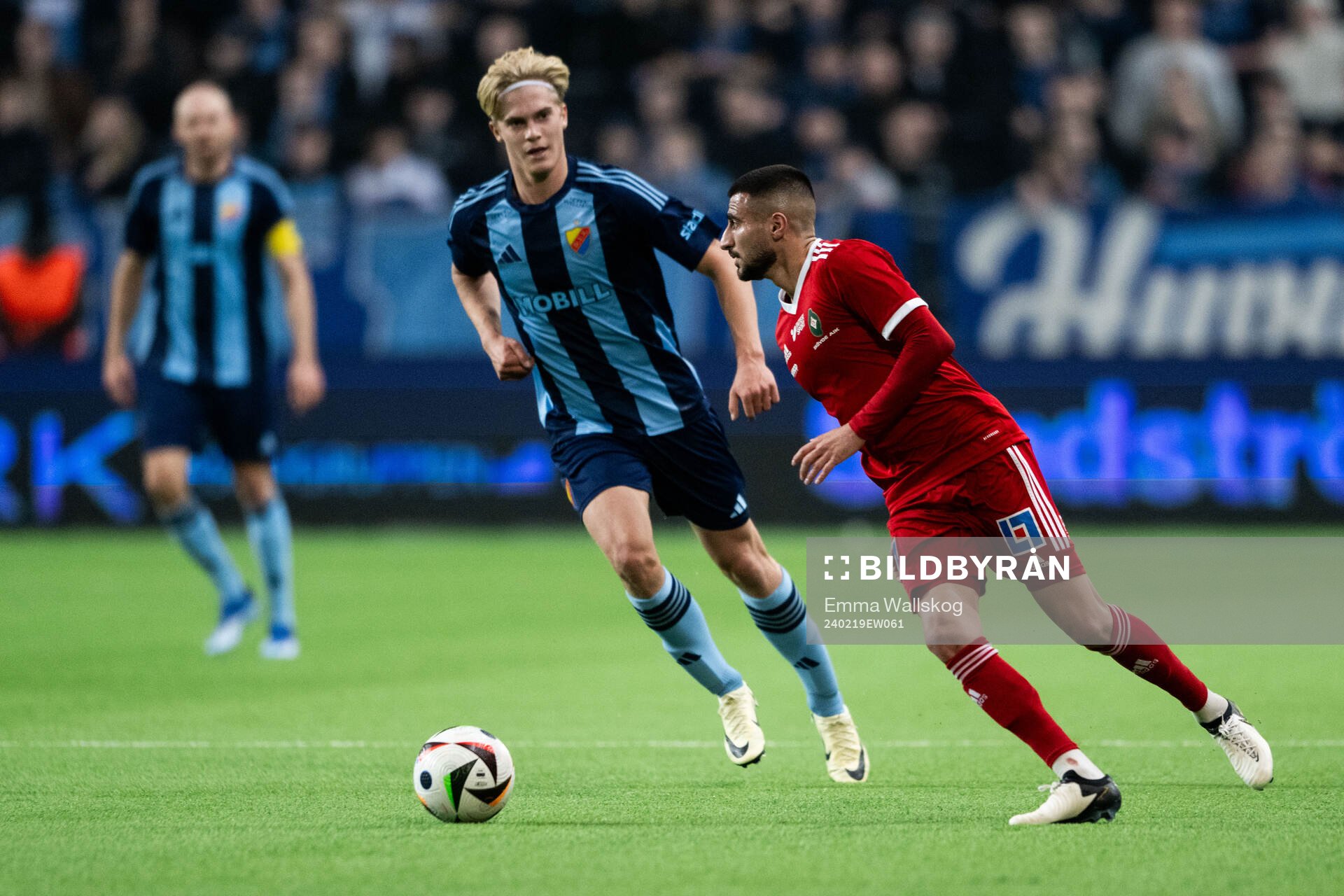 Djurgårdens Lucas Bergvall och Skövde AIKs Elmar Abraham
