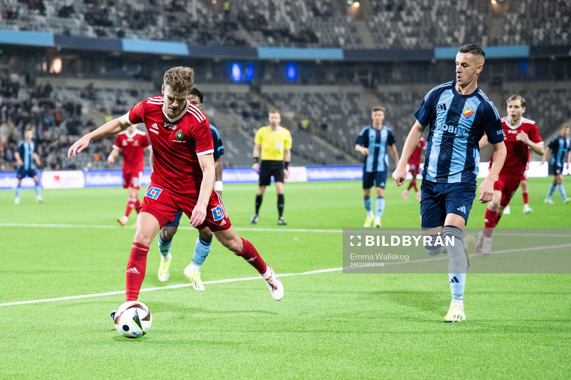 Skövde AIKs Elias Lindell och Djurgårdens Haris Radetinac