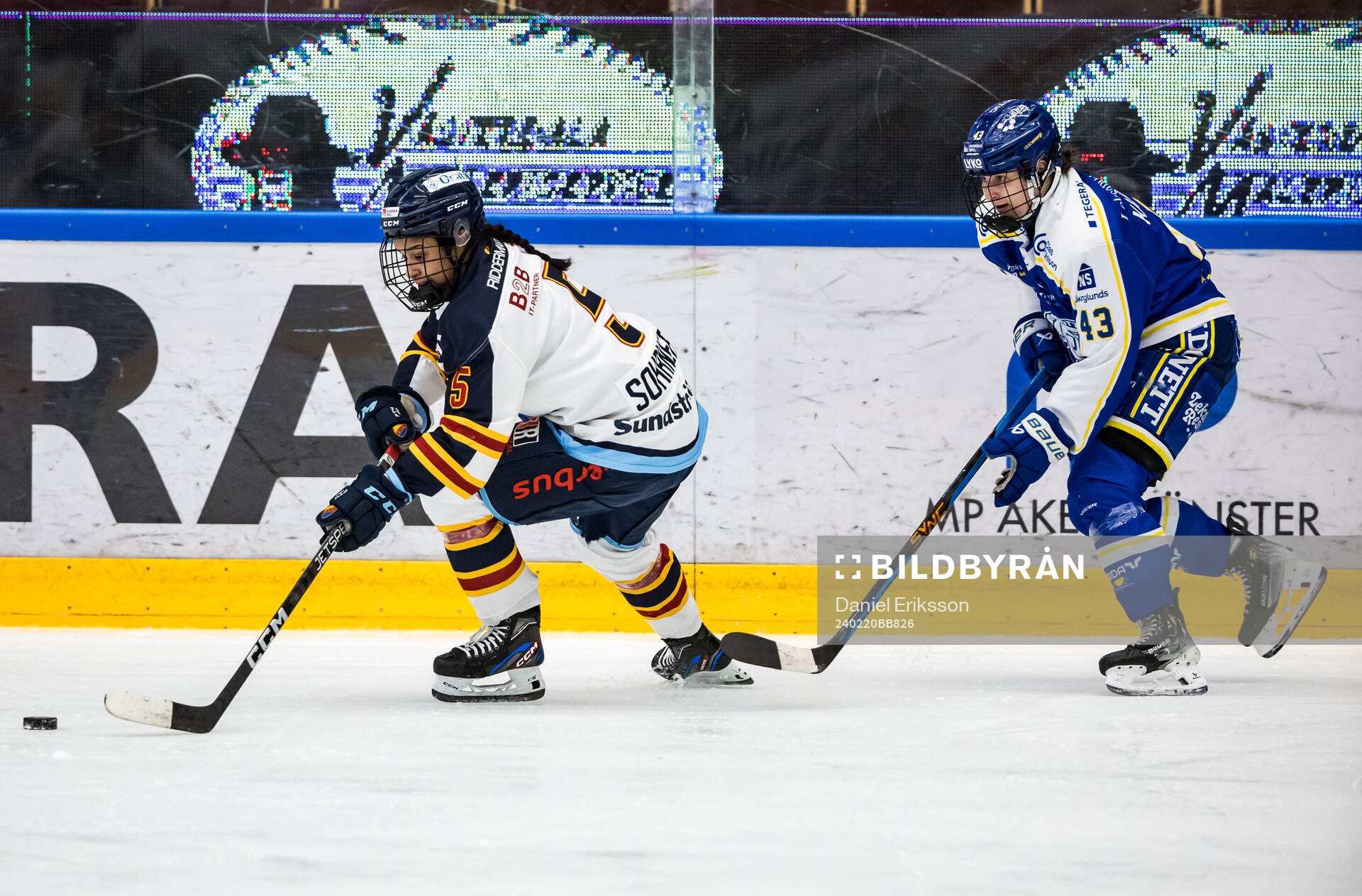 Djurgårdens Olivia Sohrner och Leksands Aino Karppinen