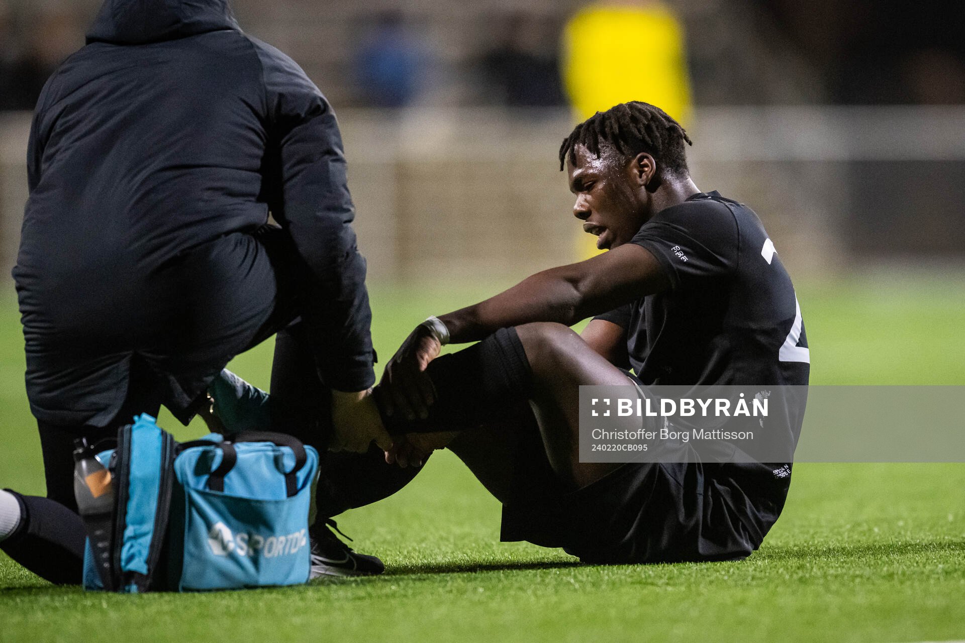 Landskrona BOISs Xavier Odhiambo har ont