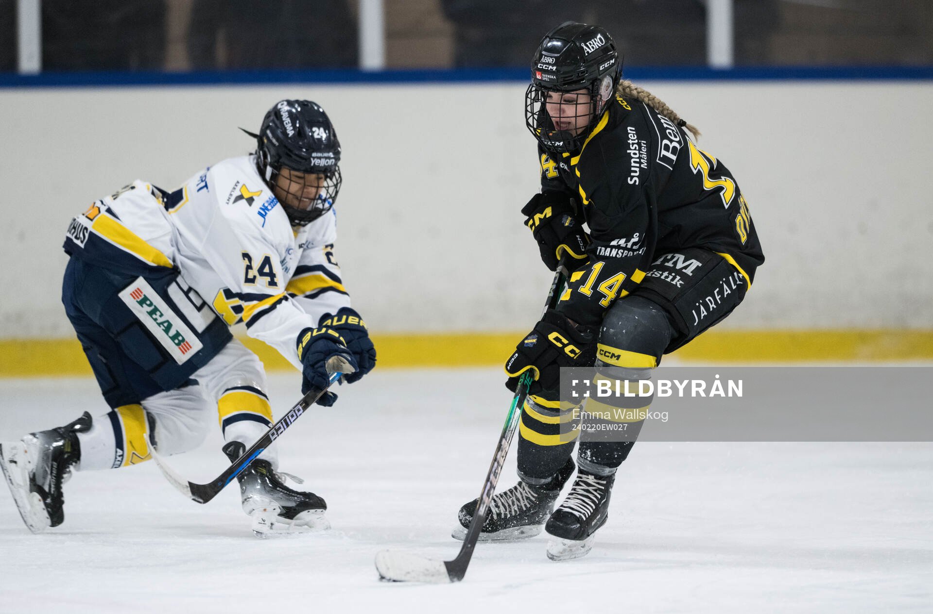 HV71s Ella Lind och AIKs Nikola Dyckova