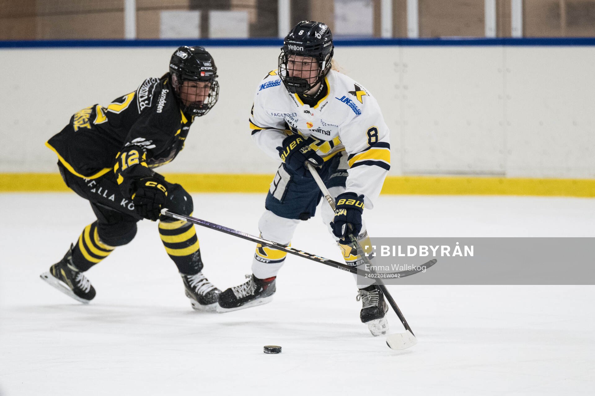 AIKs Tuva Kärrhage och HV71s Hilda Svensson