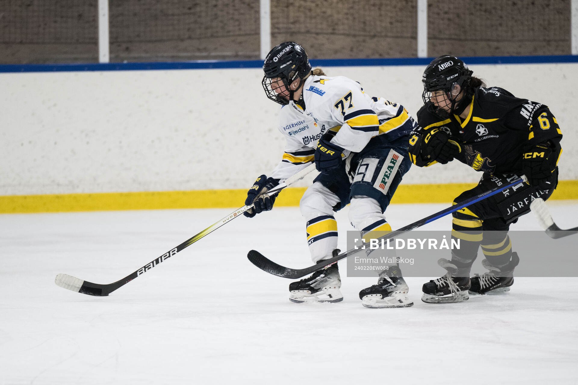HV71s Mira Jungåker och AIKs Mei Miura