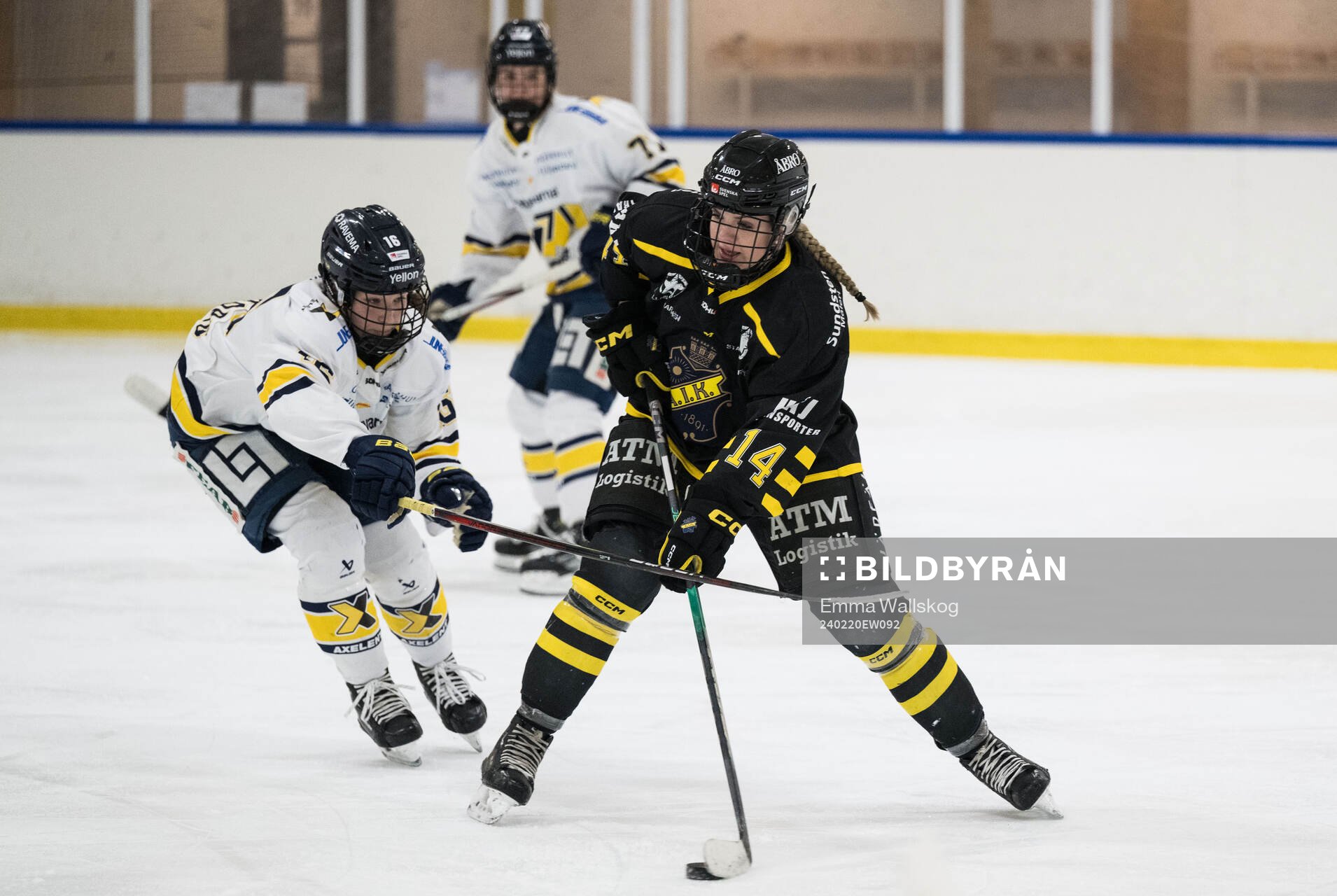 HV71s Kajsa Armborg och AIKs Nikola Dyckova