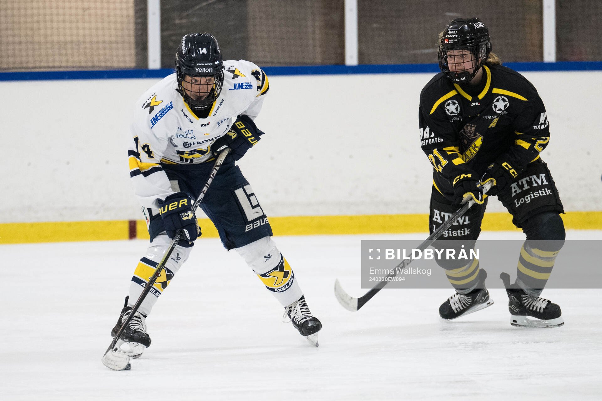 HV71s Evelina Arvidsson och AIKs Emmy Alasalmi