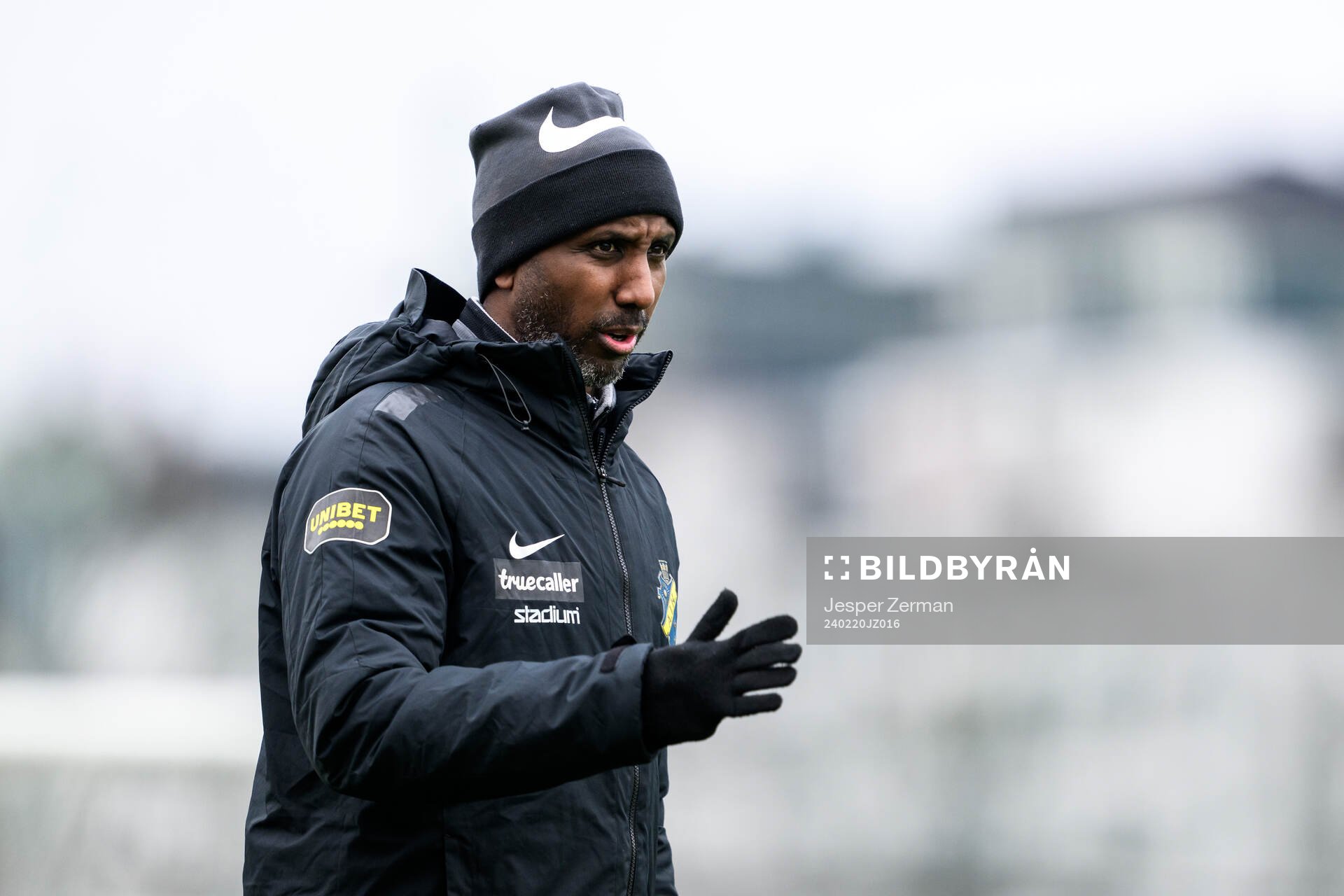 AIKs assisterande tränare Henok Goitom under en träning med AIK den 20 februari 2024 i Stockholm. 