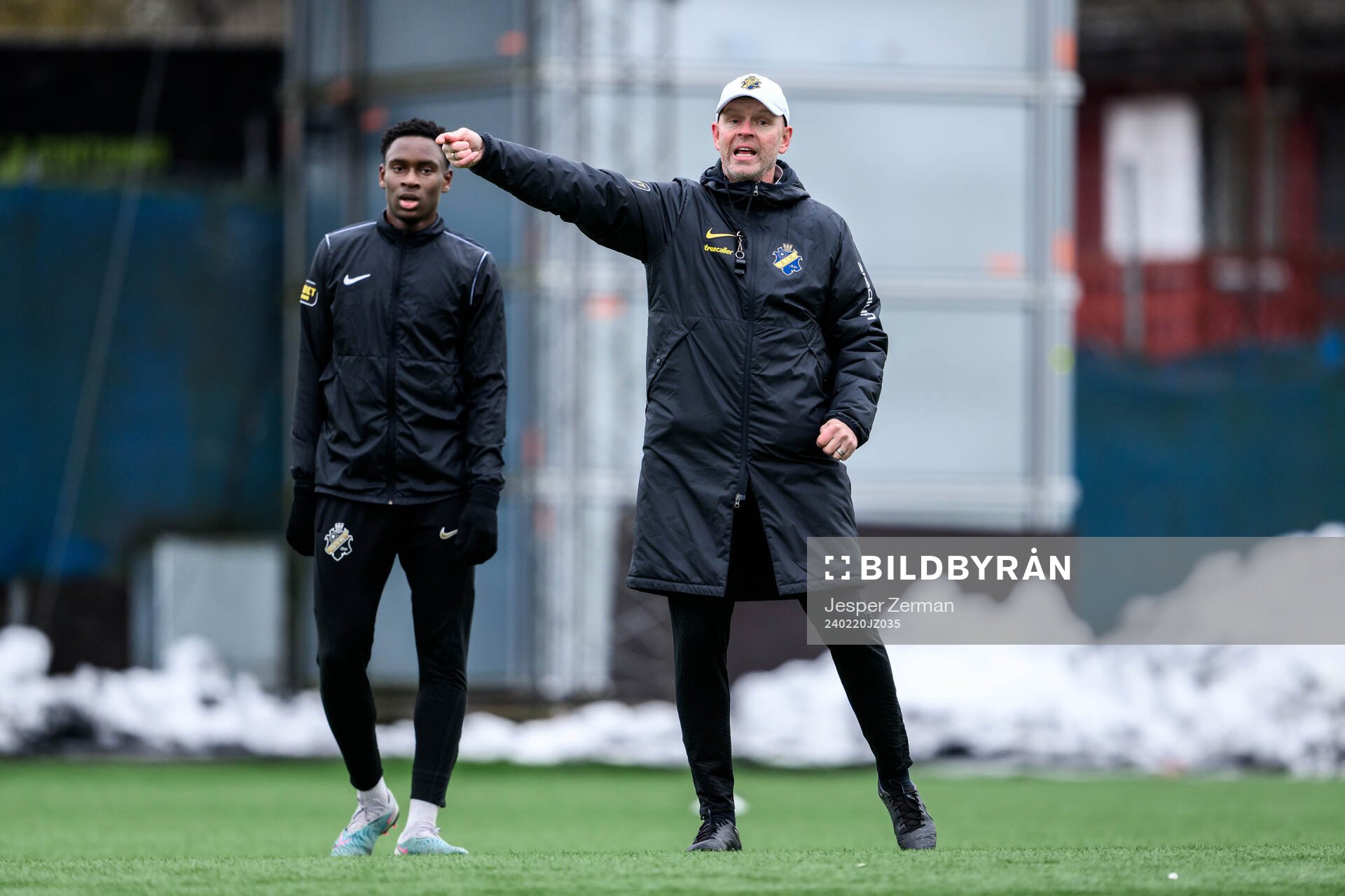 AIKs Mouhamed Lamine Fanne Dabo och tränare Henning Berg