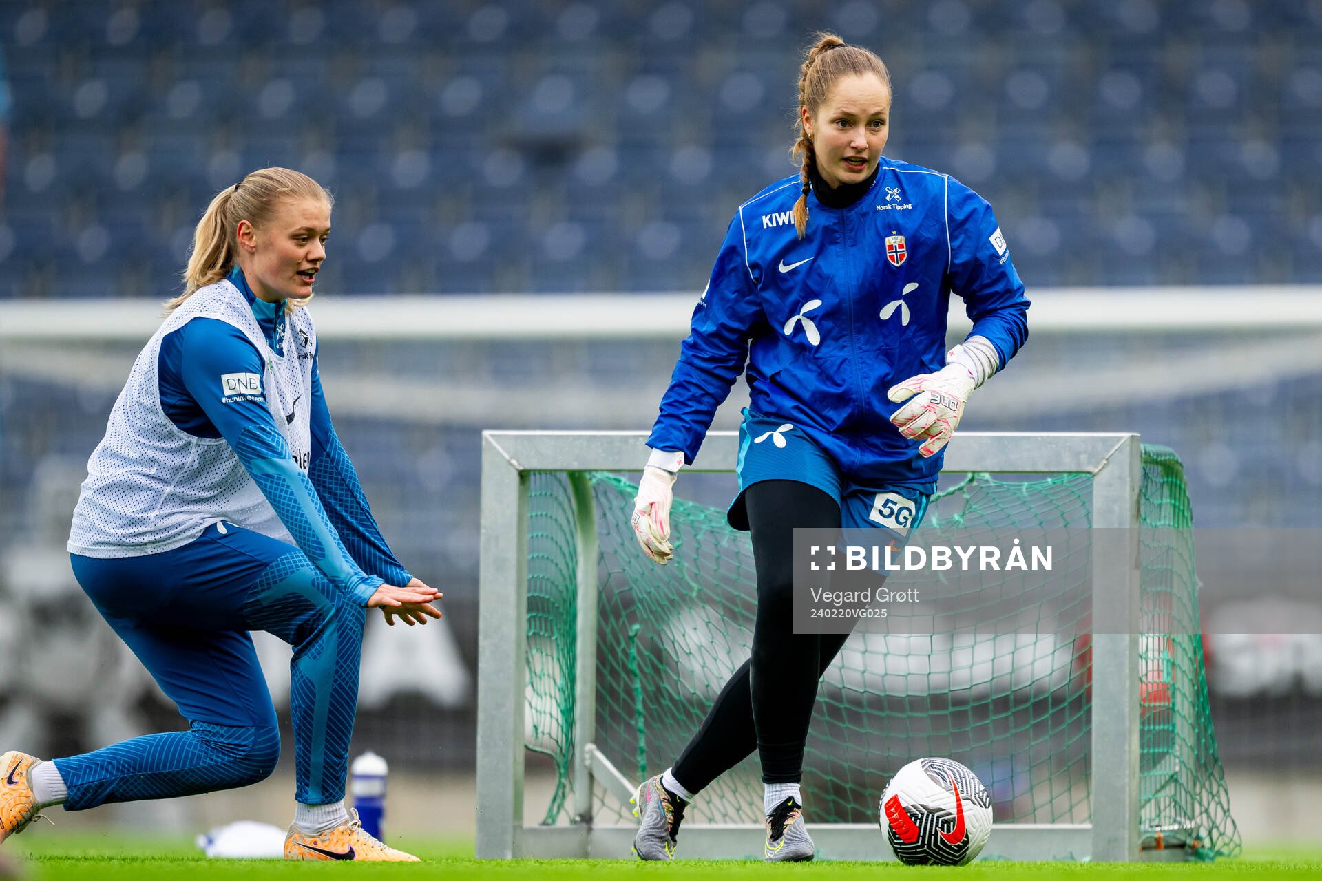 Mathilde Harviken and goalkeeper Aurora Mikalsen of the
