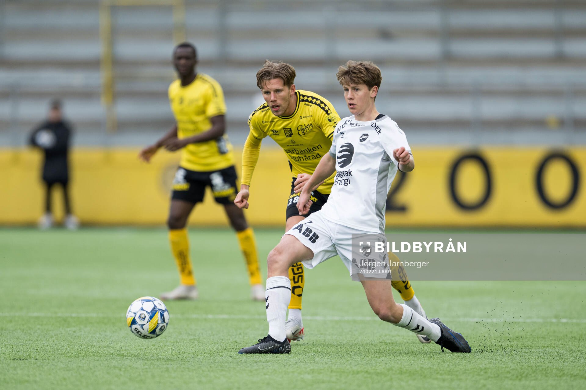 Elfsborgs Noah Söderberg och Odds Filip Rønningen Jørgensen under träningsmatchen mellan Elfsborg och Odd den 21 februari 2024 i Borås. 