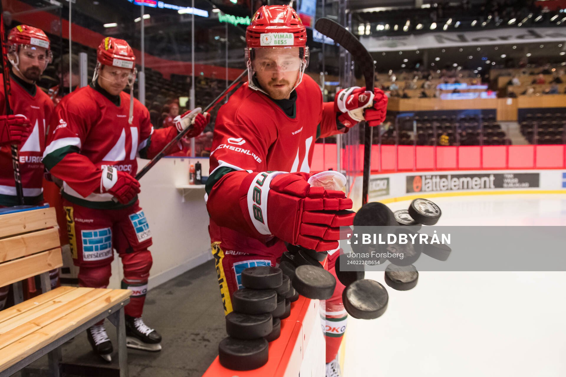 MoDos Riley Woods innan ishockeymatchen i SHL mellan MoDo